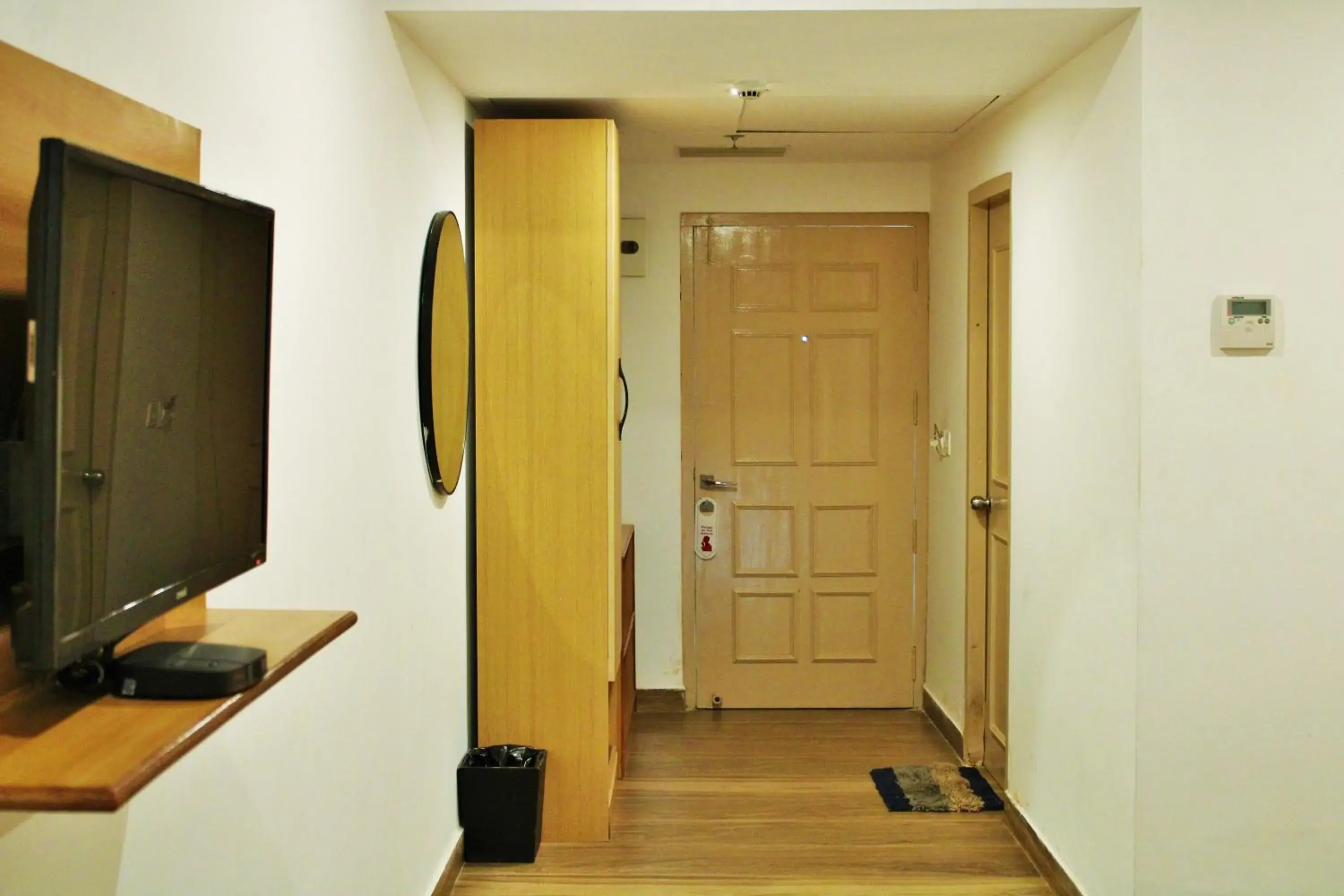 wardrobe in Hotel The Golden Sands wardrobe in Hotel The Golden Sands