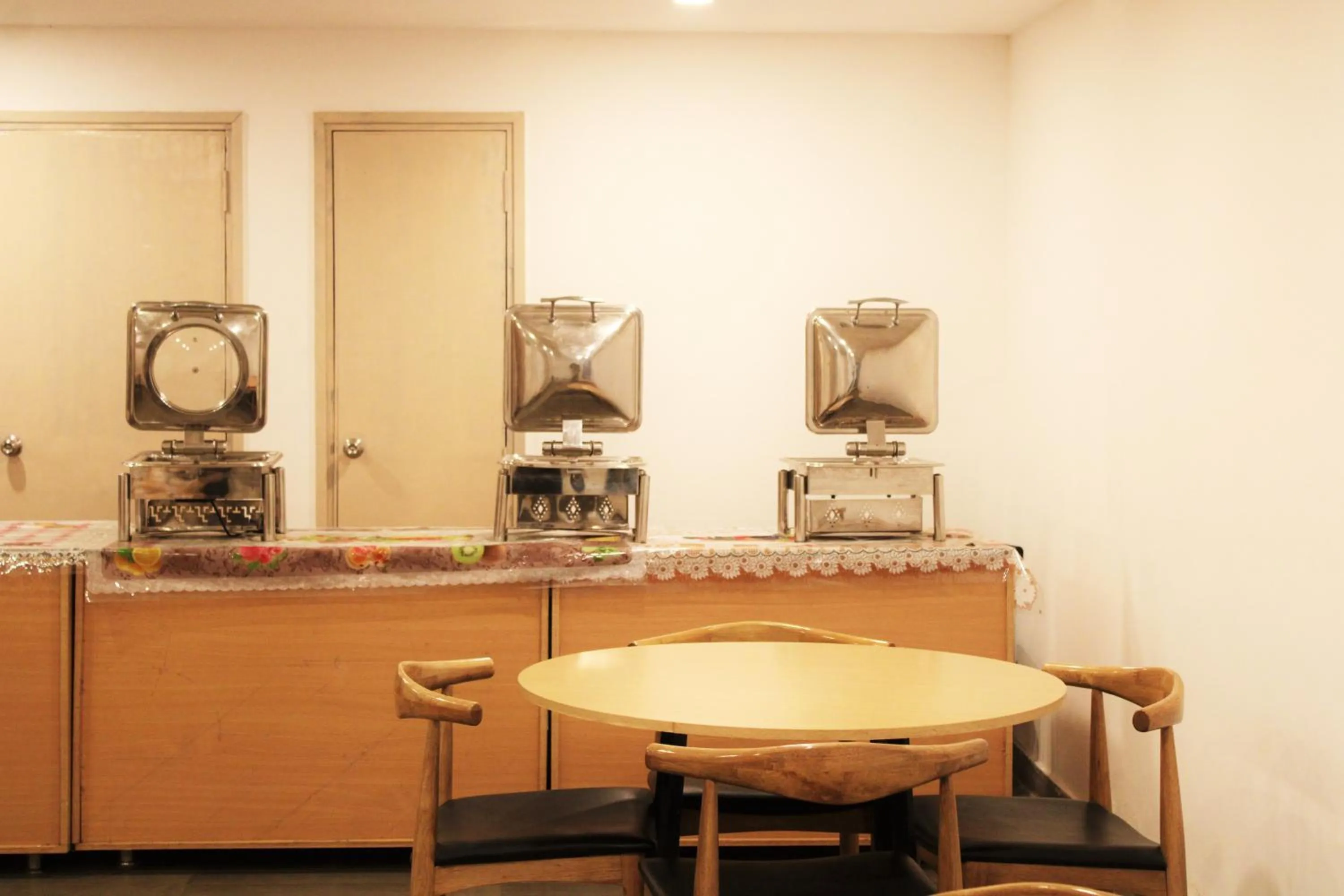 Restaurant/places to eat in Hotel The Golden Sands