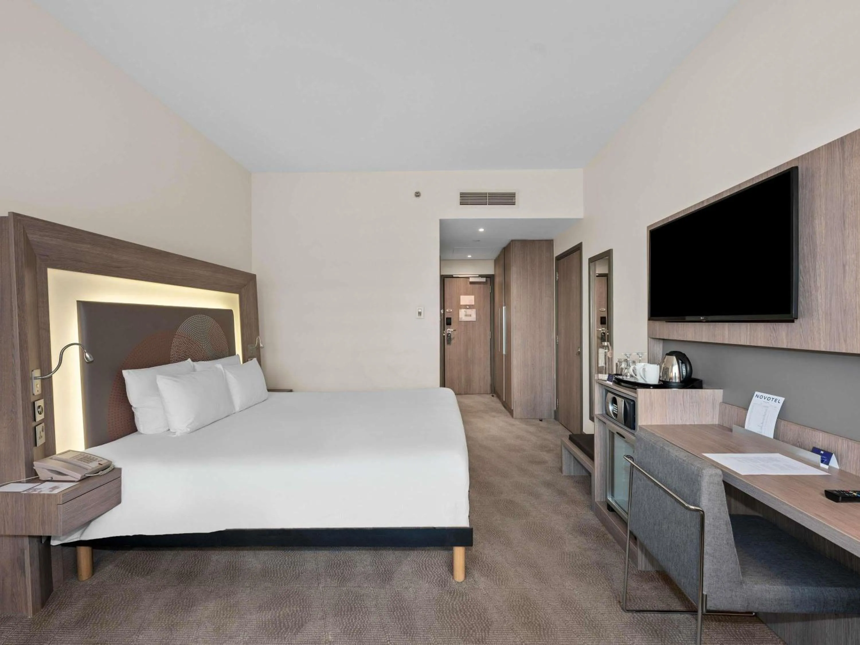Bedroom, Bed in Novotel Dubai World Trade Centre