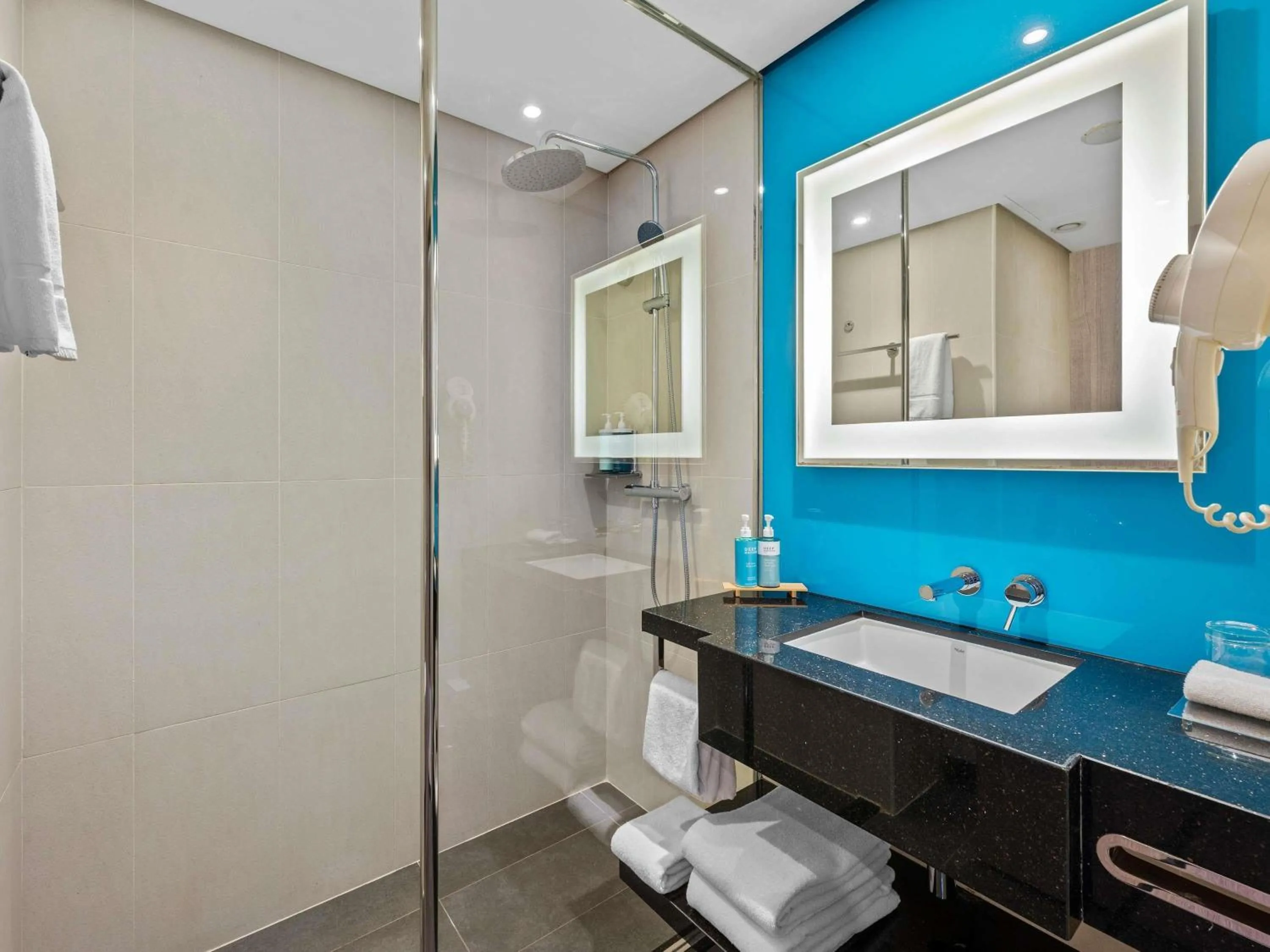 Bedroom in Novotel Dubai World Trade Centre