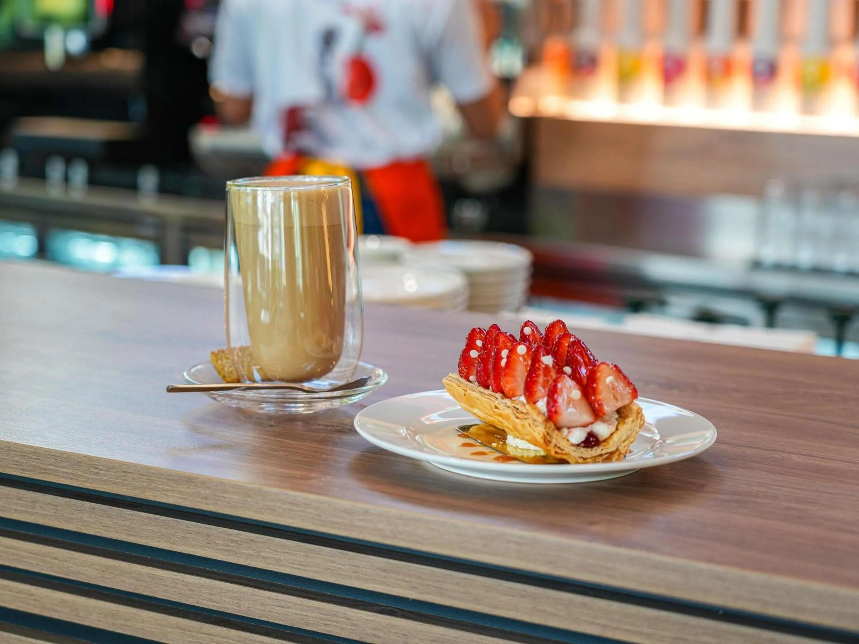 Restaurant/places to eat in Novotel Dubai World Trade Centre