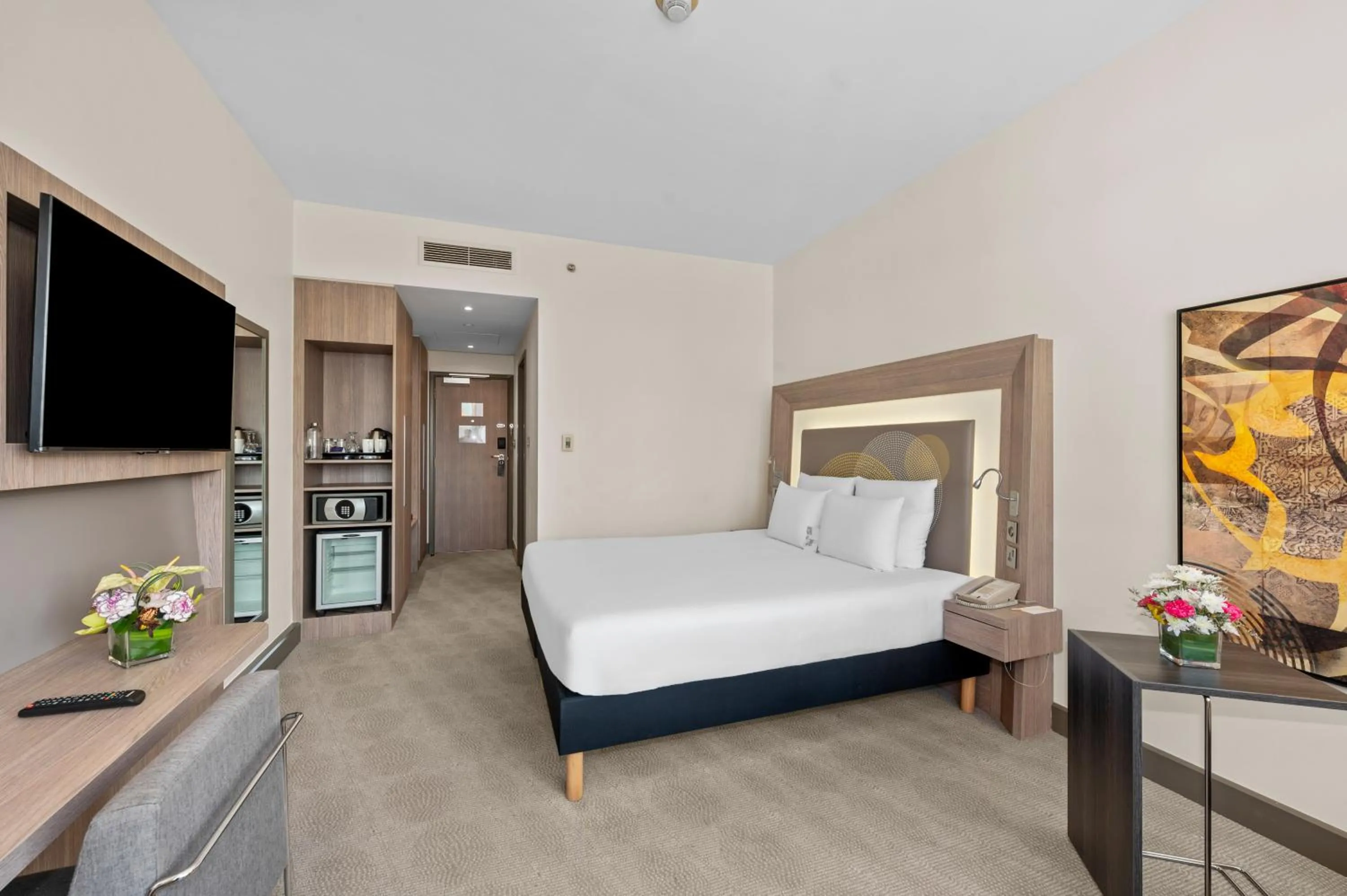 Bed in Novotel Dubai World Trade Centre