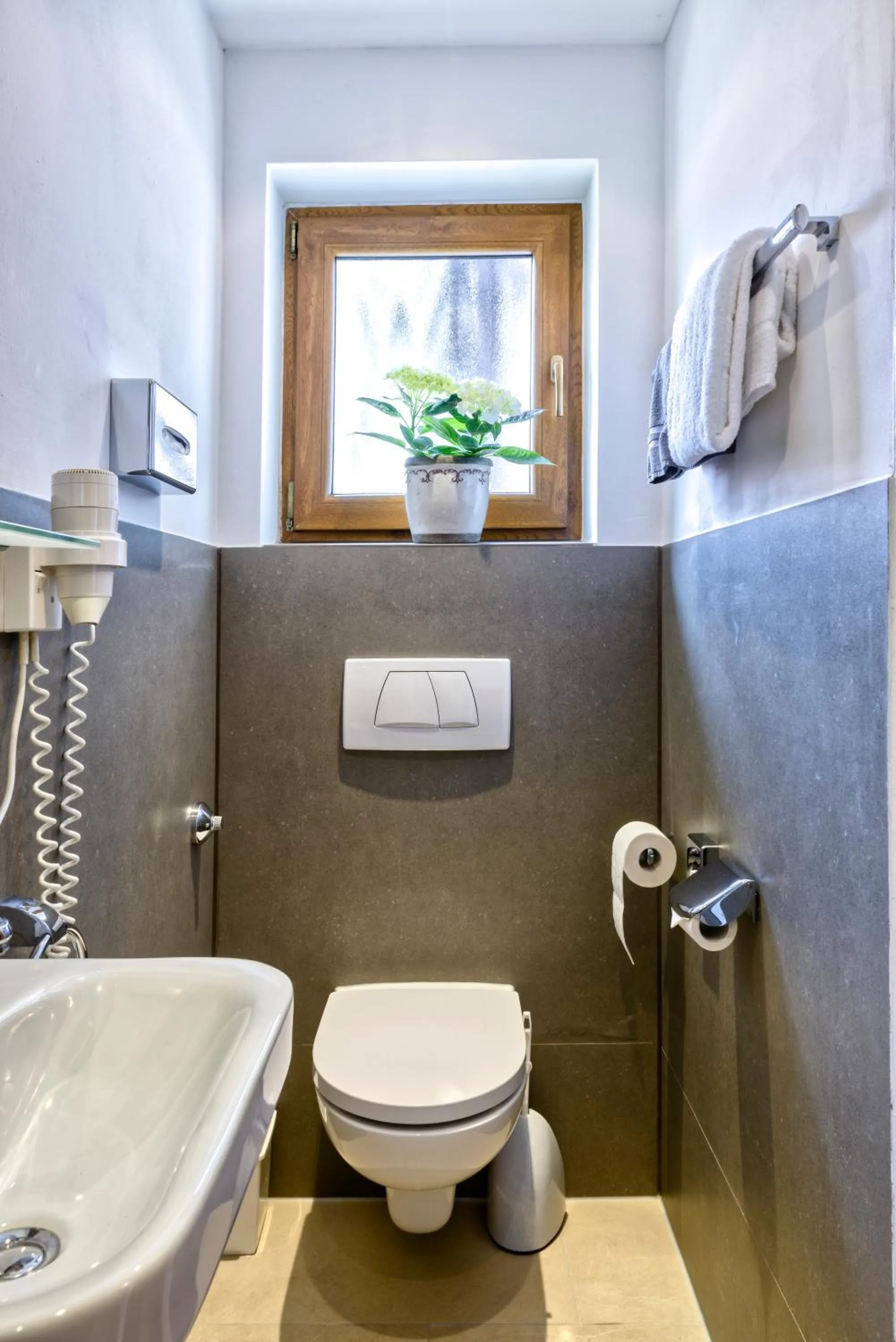 Toilet in Hotel Heigl