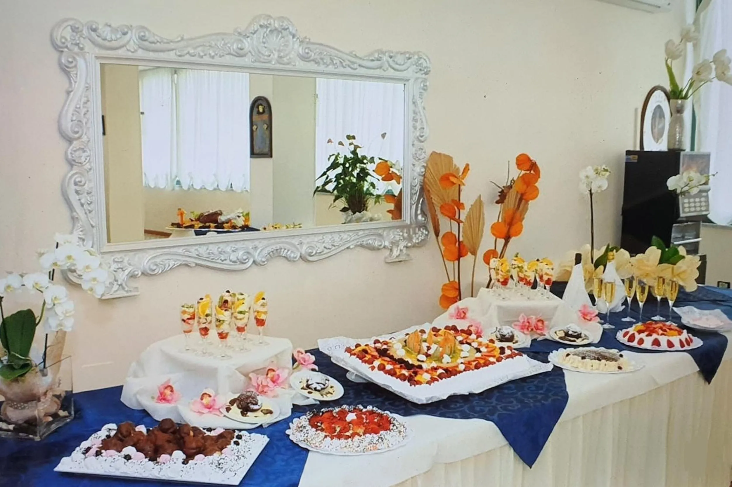 Restaurant/places to eat in Hotel Baltic