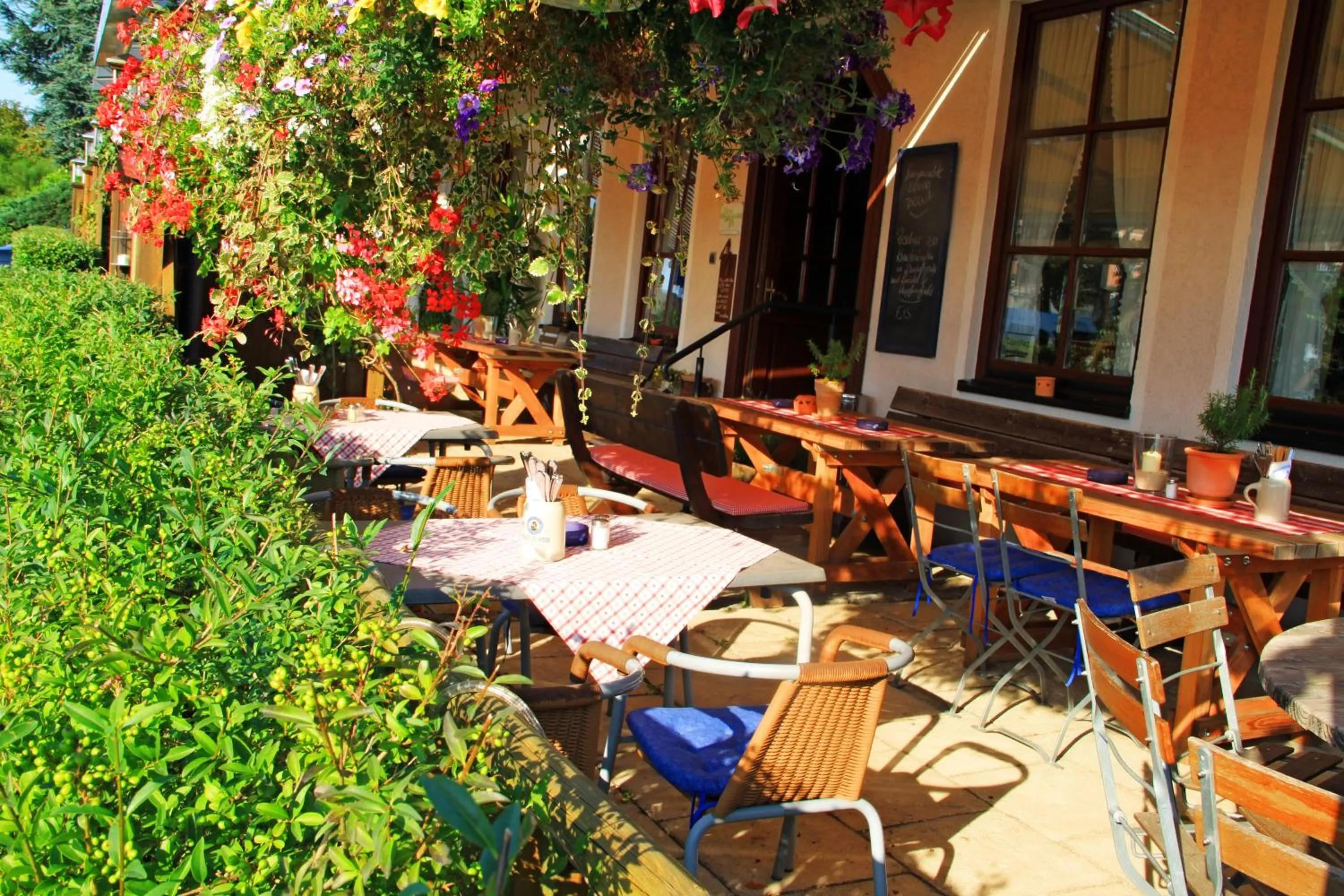 Restaurant/places to eat in Hotel Häußler