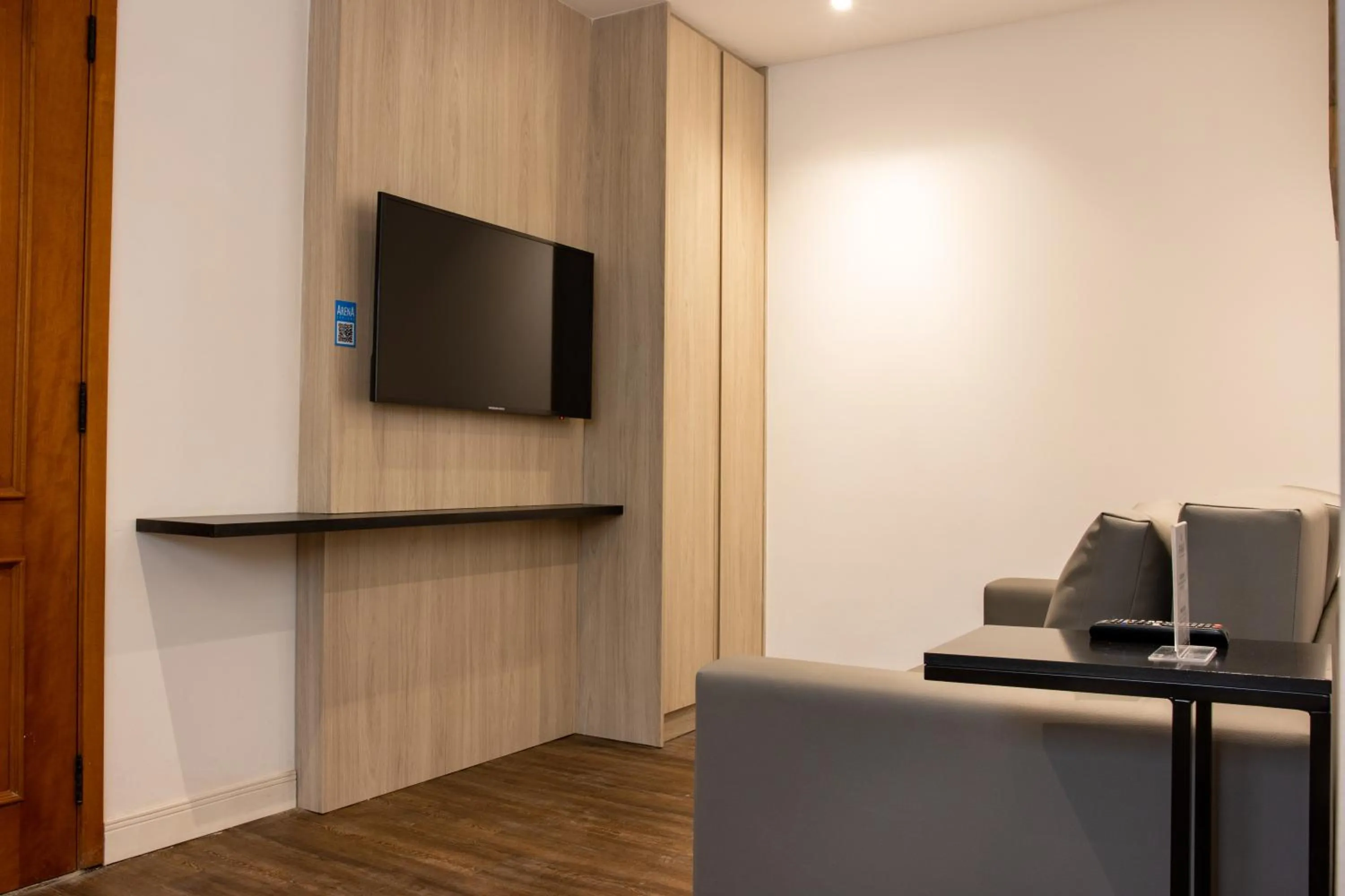 TV and multimedia in Anna Suites Ipanema by Arena Hotéis