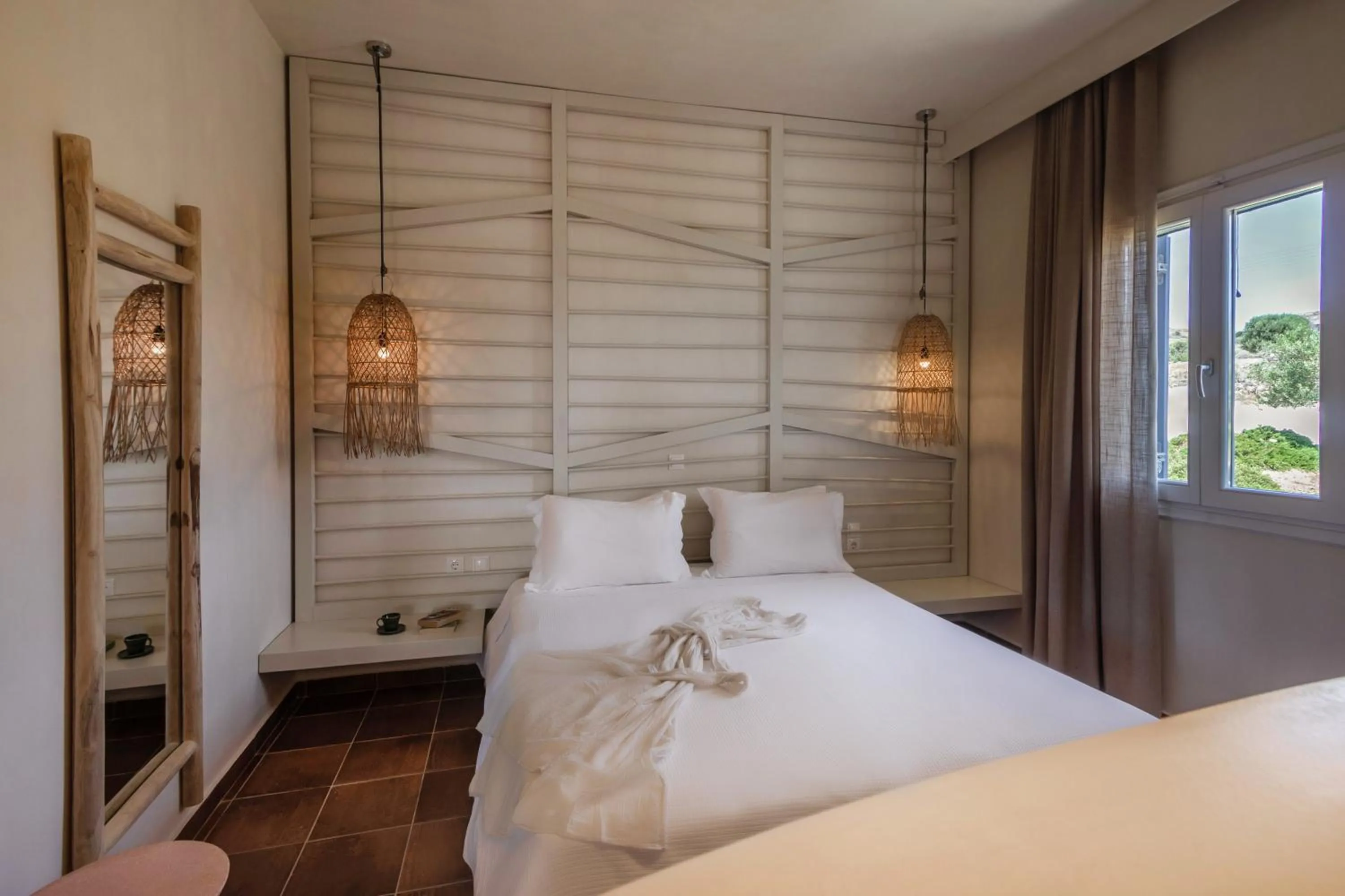 Bed in Kimolia Gi