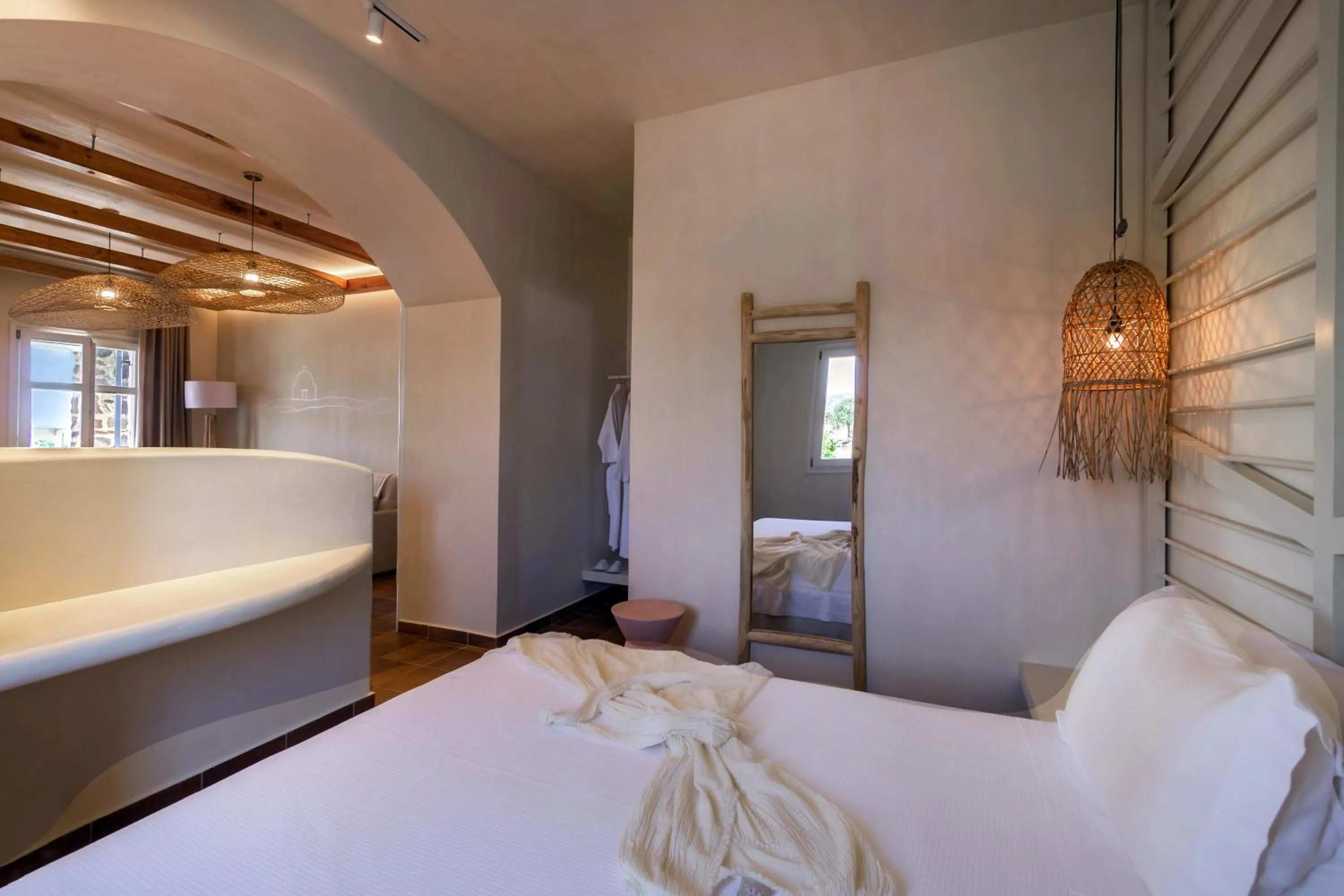 Bed in Kimolia Gi