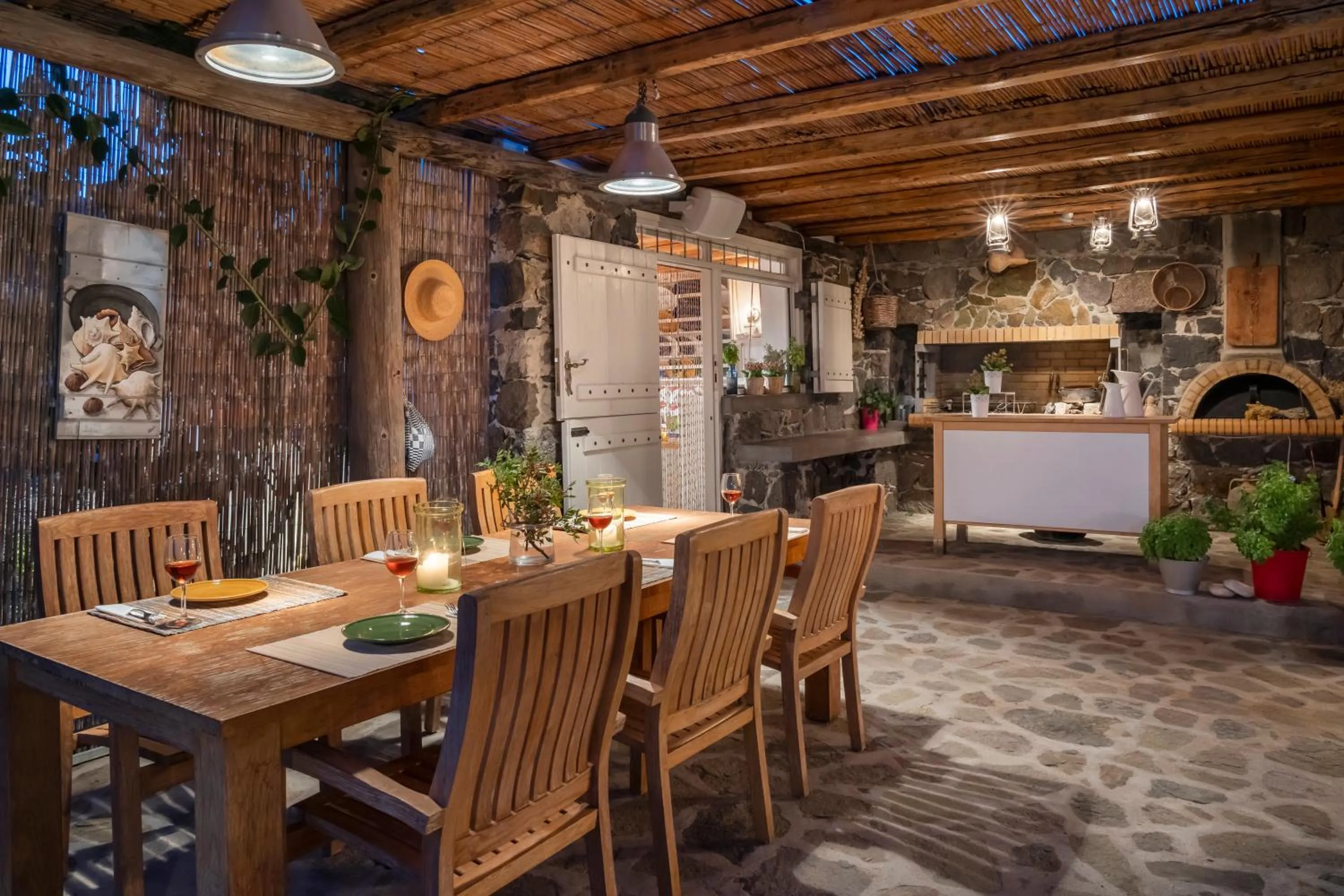 Restaurant/places to eat in Kimolia Gi