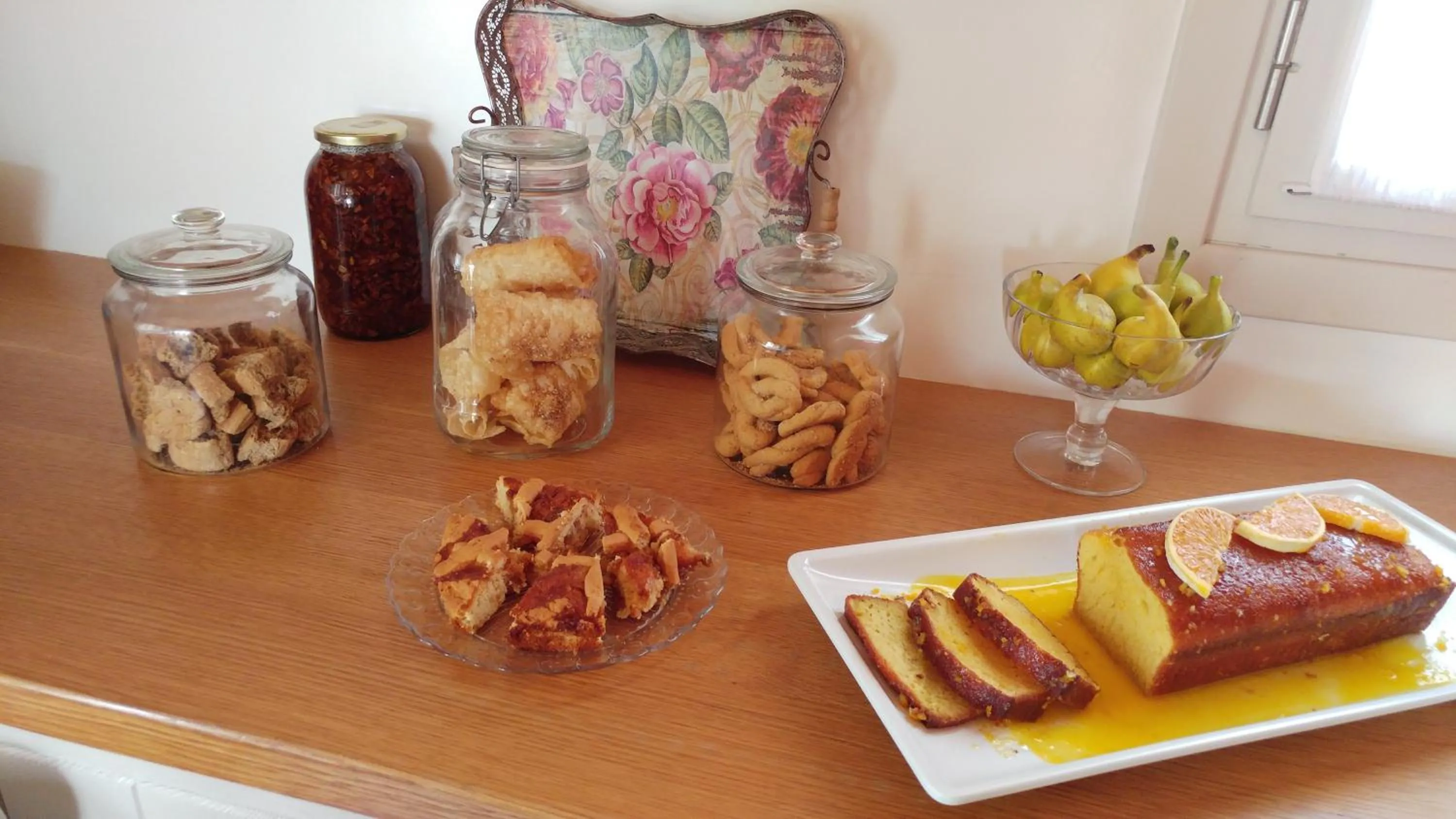 Meals in Kimolia Gi