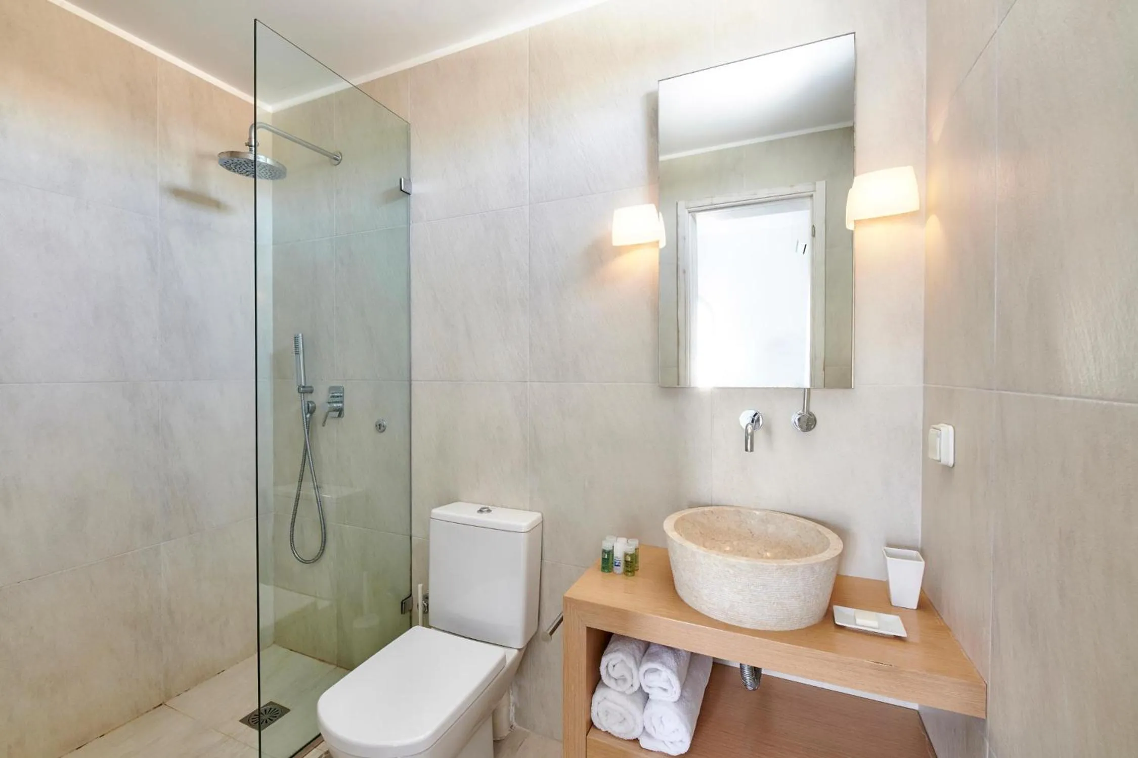 Bathroom in The Windmill Kimolos