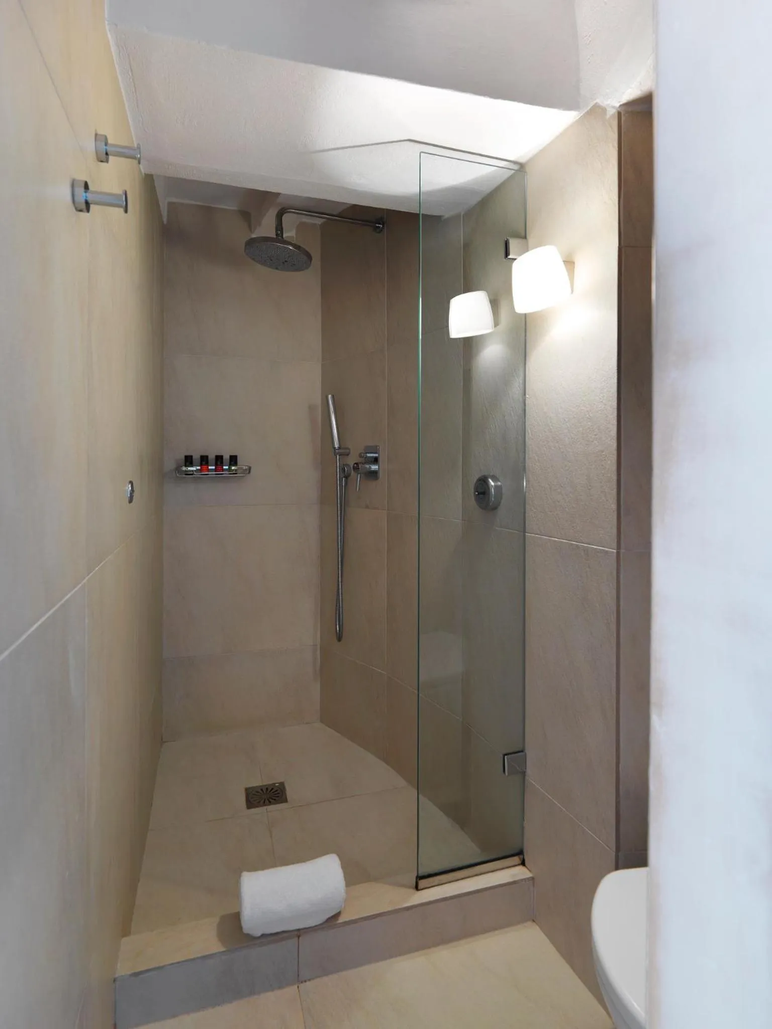 Shower in The Windmill Kimolos