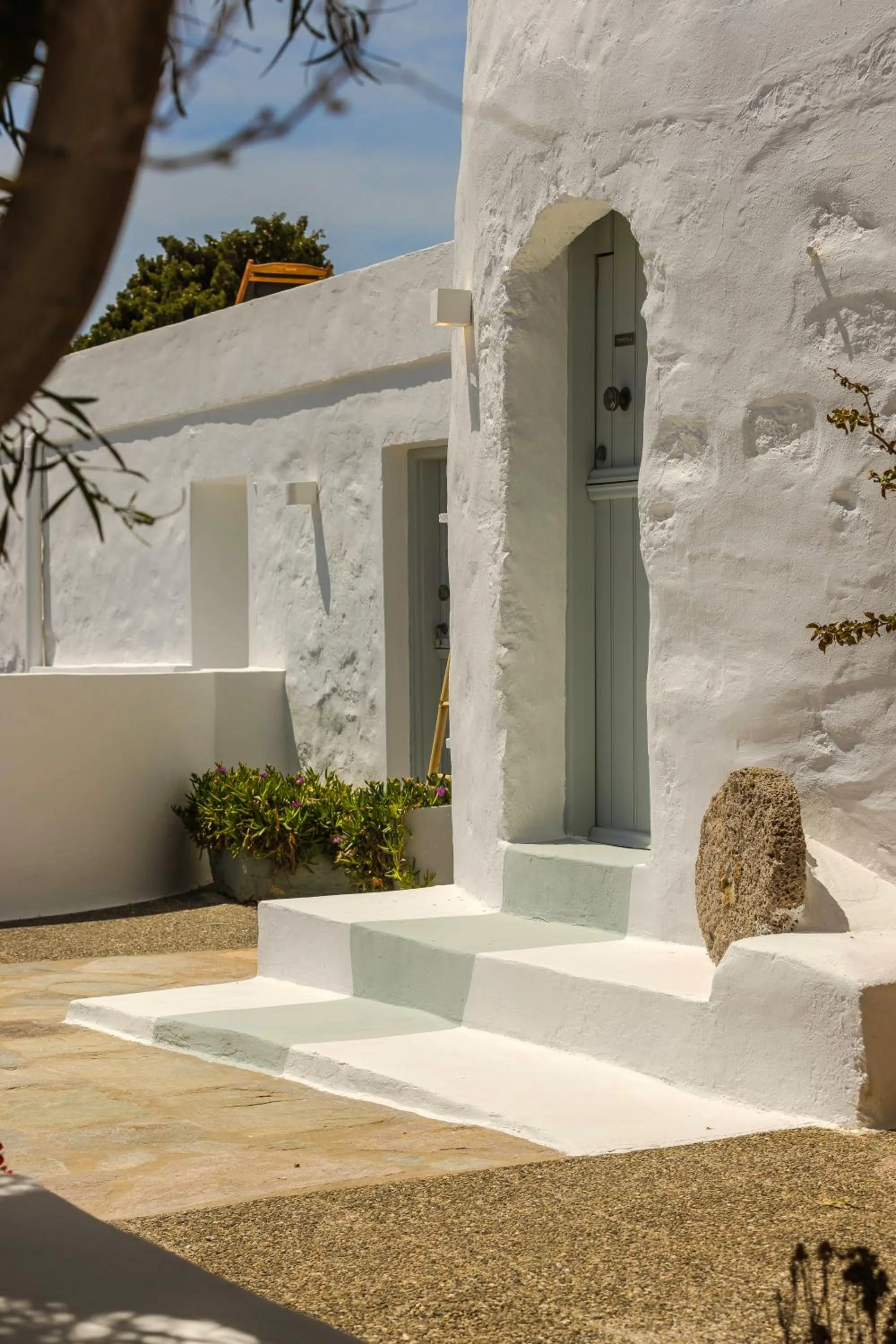 Property building in The Windmill Kimolos