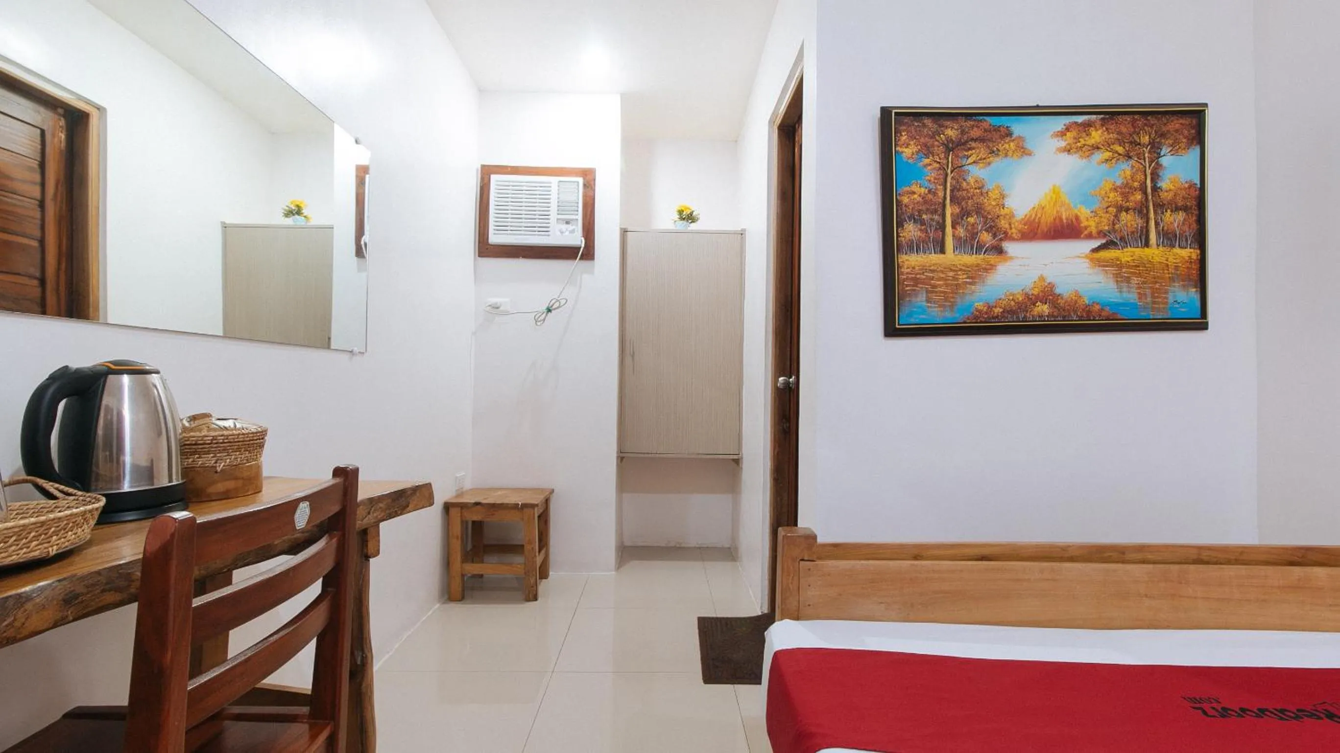 TV and multimedia, Bed in RedDoorz Plus @ Jollydays Hotel Nueva Ecija