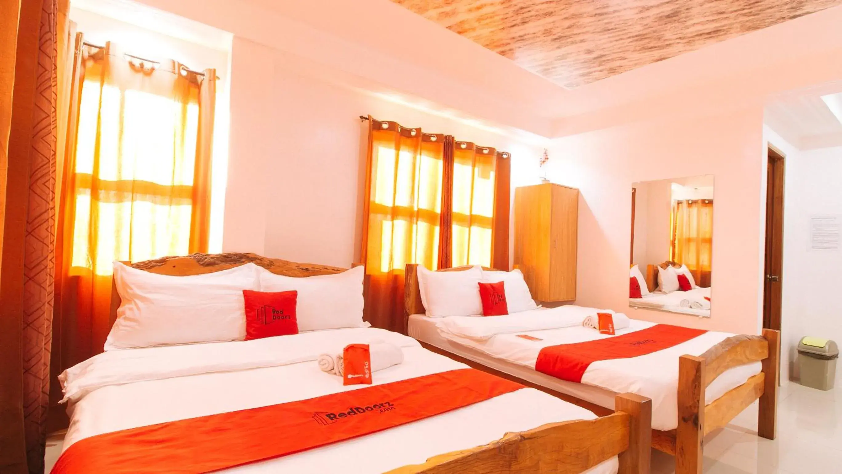 Bed in RedDoorz Plus @ Jollydays Hotel Nueva Ecija Bed in RedDoorz Plus @ Jollydays Hotel Nueva Ecija