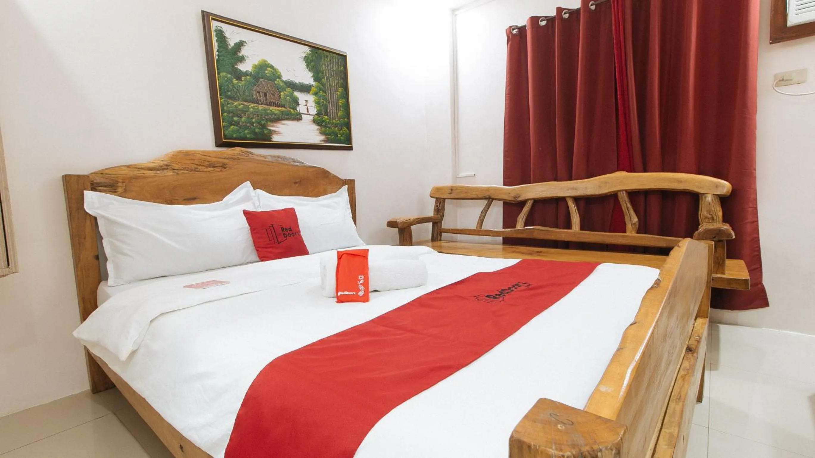 Bed in RedDoorz Plus @ Jollydays Hotel Nueva Ecija