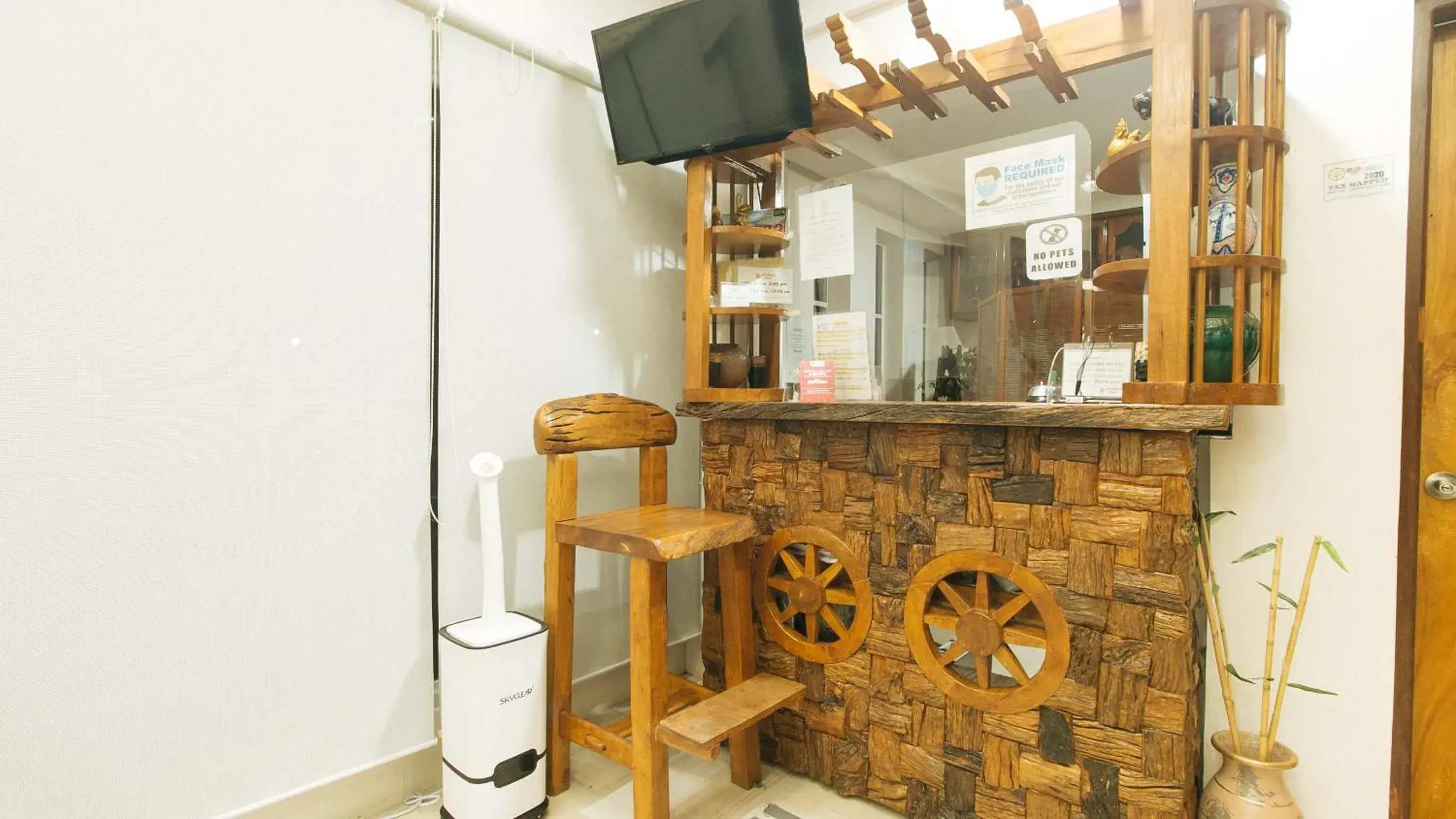 Lobby or reception in RedDoorz Plus @ Jollydays Hotel Nueva Ecija Lobby or reception in RedDoorz Plus @ Jollydays Hotel Nueva Ecija