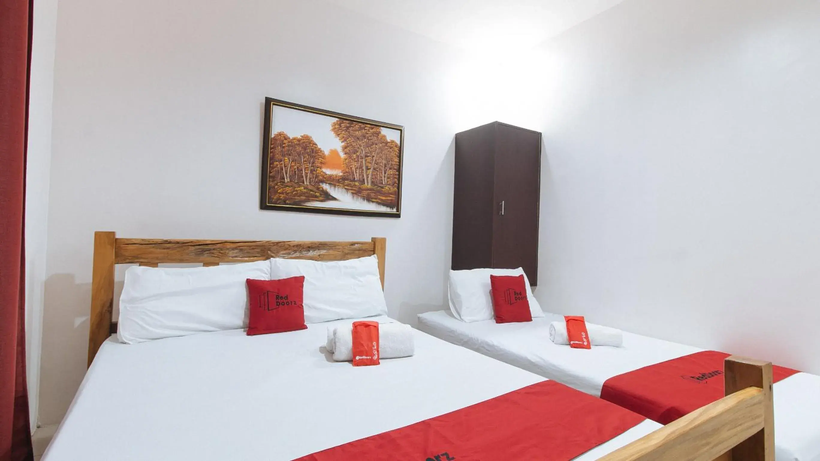 Family Room in RedDoorz Plus @ Jollydays Hotel Nueva Ecija Family Room in RedDoorz Plus @ Jollydays Hotel Nueva Ecija