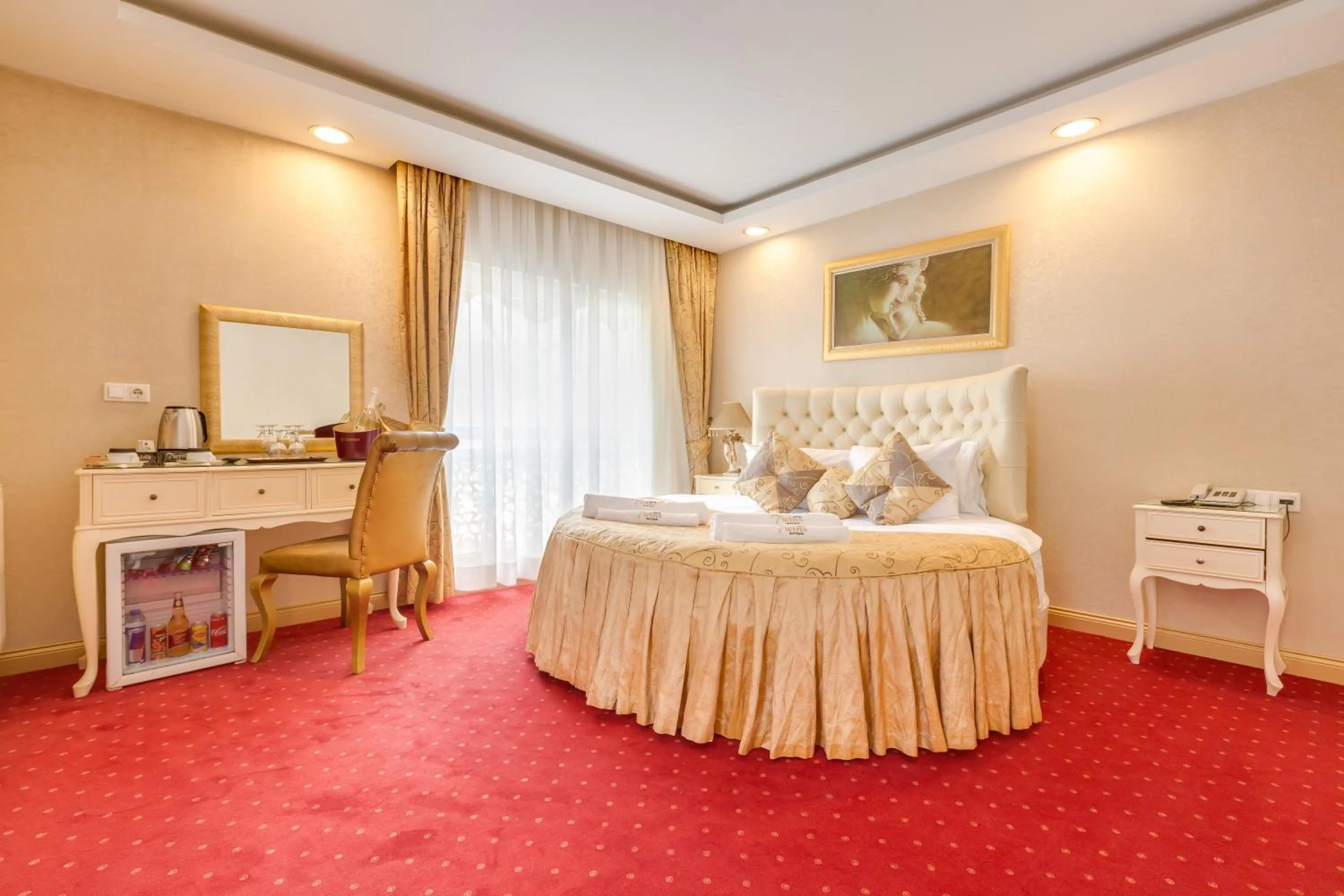 Photo of the whole room, Bed in Twins Hotel