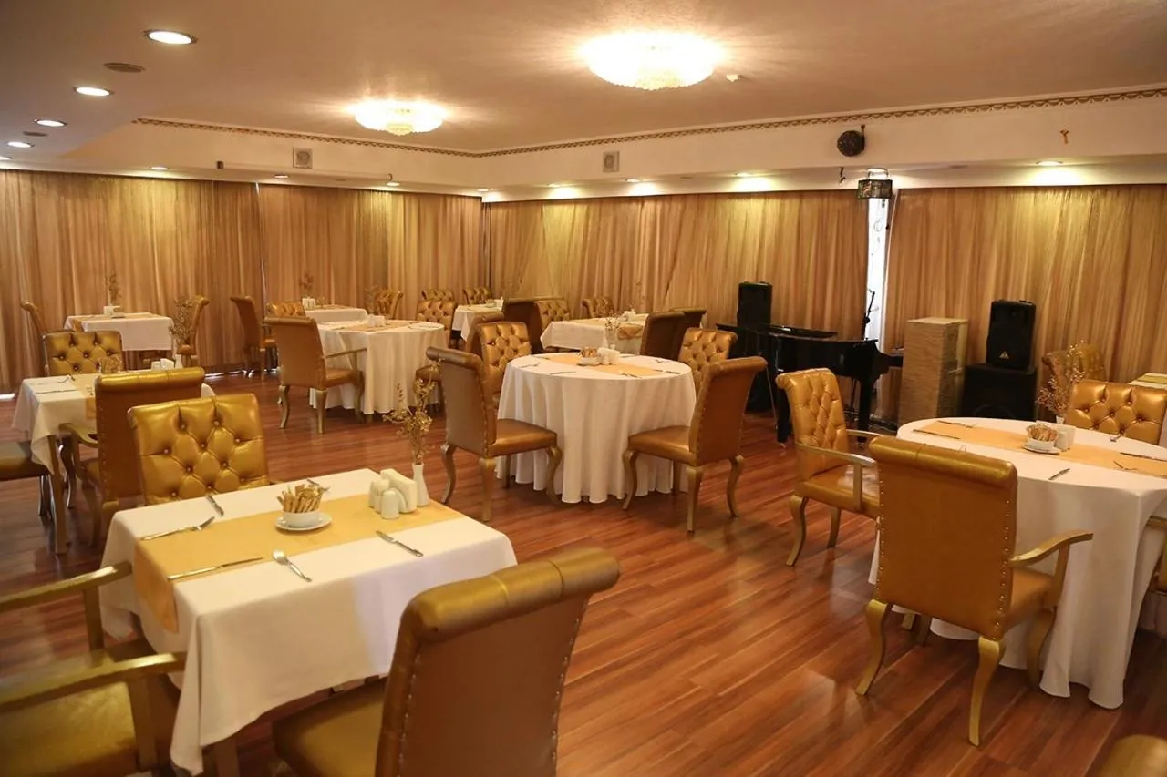 Breakfast in Twins Hotel