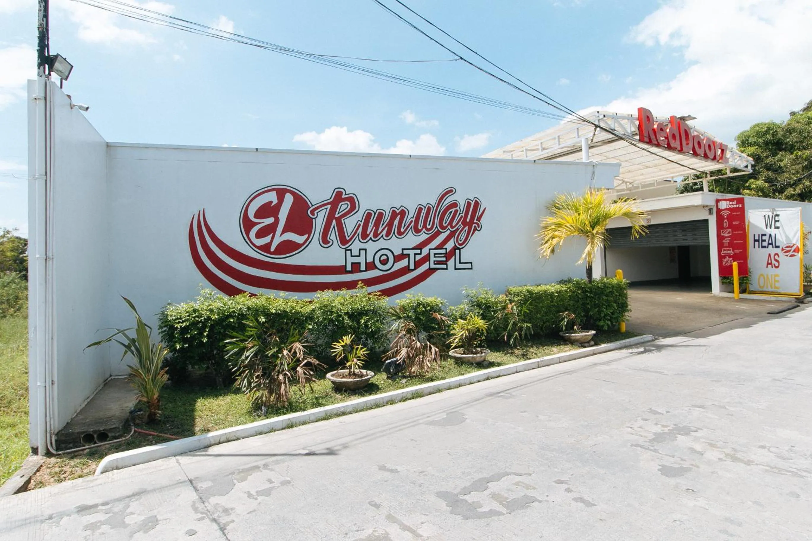 Property building in RedDoorz @ EL Runway Hotel Bulacan