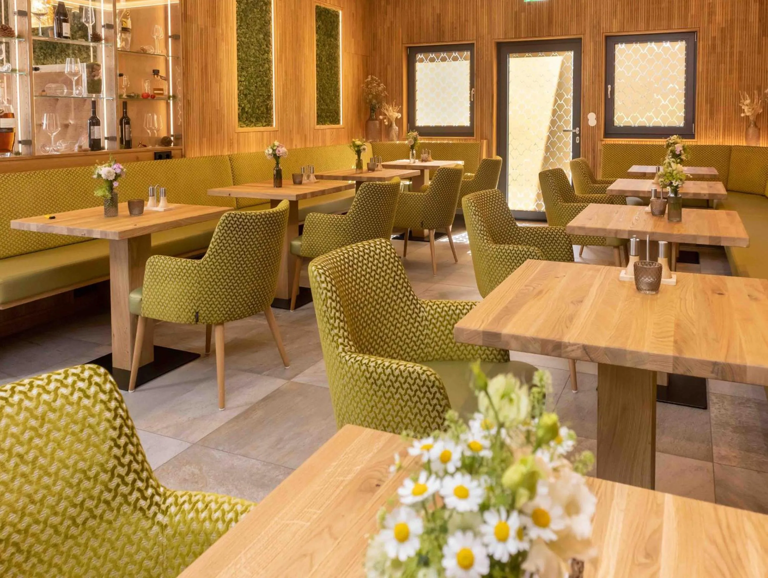 Lounge or bar in Wellnesshotel Sonnenhof & Sonnhalde