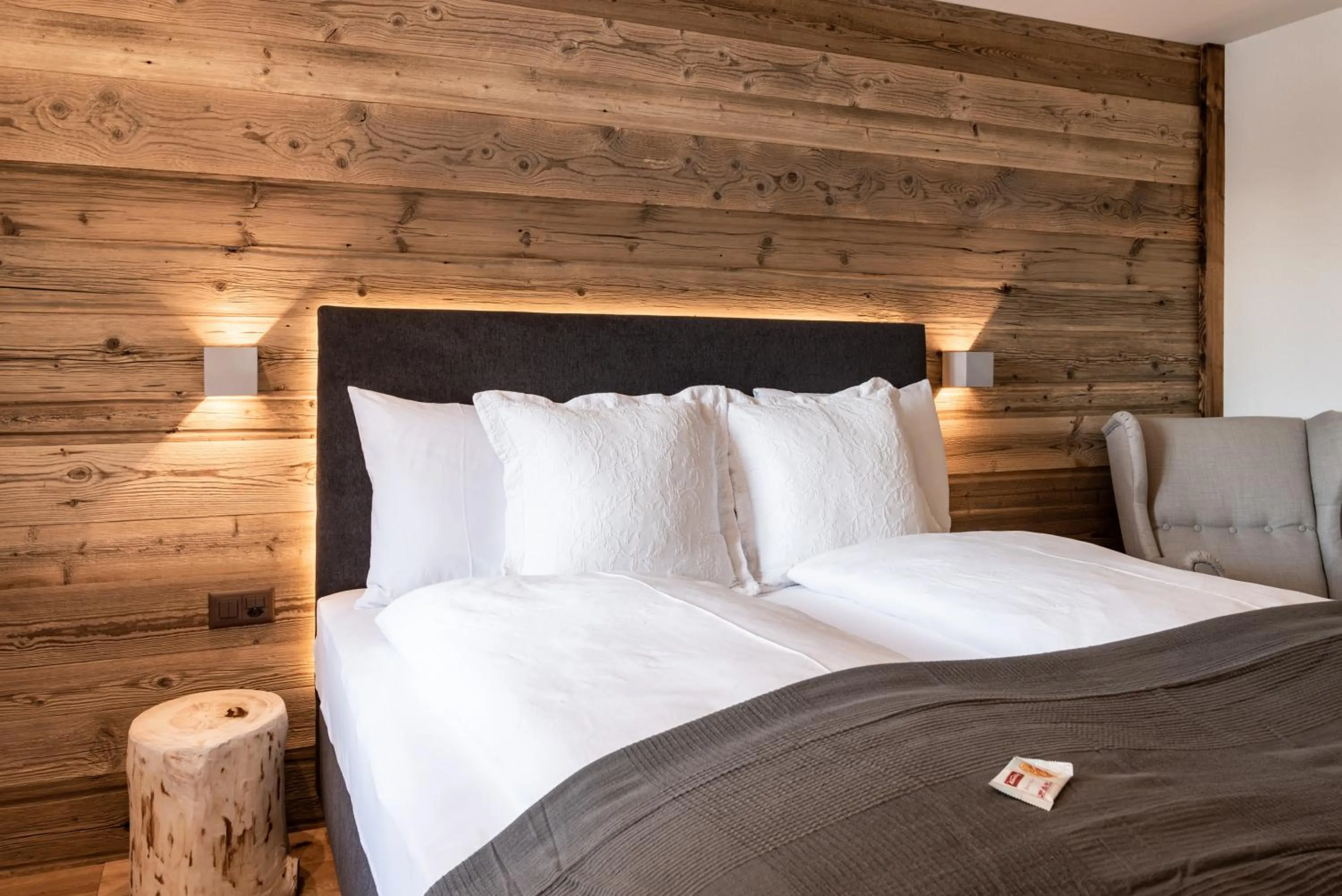 Photo of the whole room, Bed in Typically Swiss Hotel Ermitage