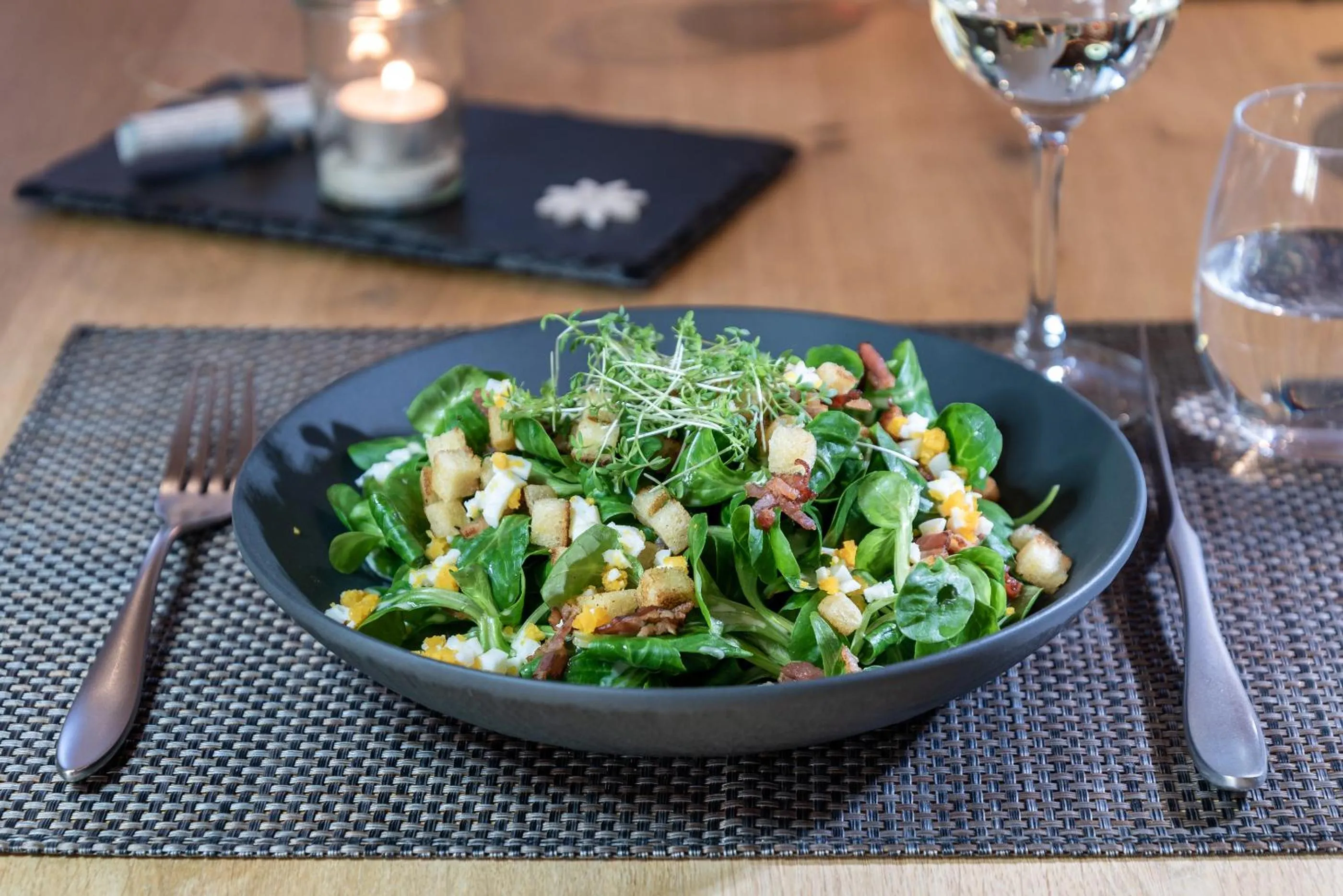 Restaurant/places to eat in Typically Swiss Hotel Ermitage