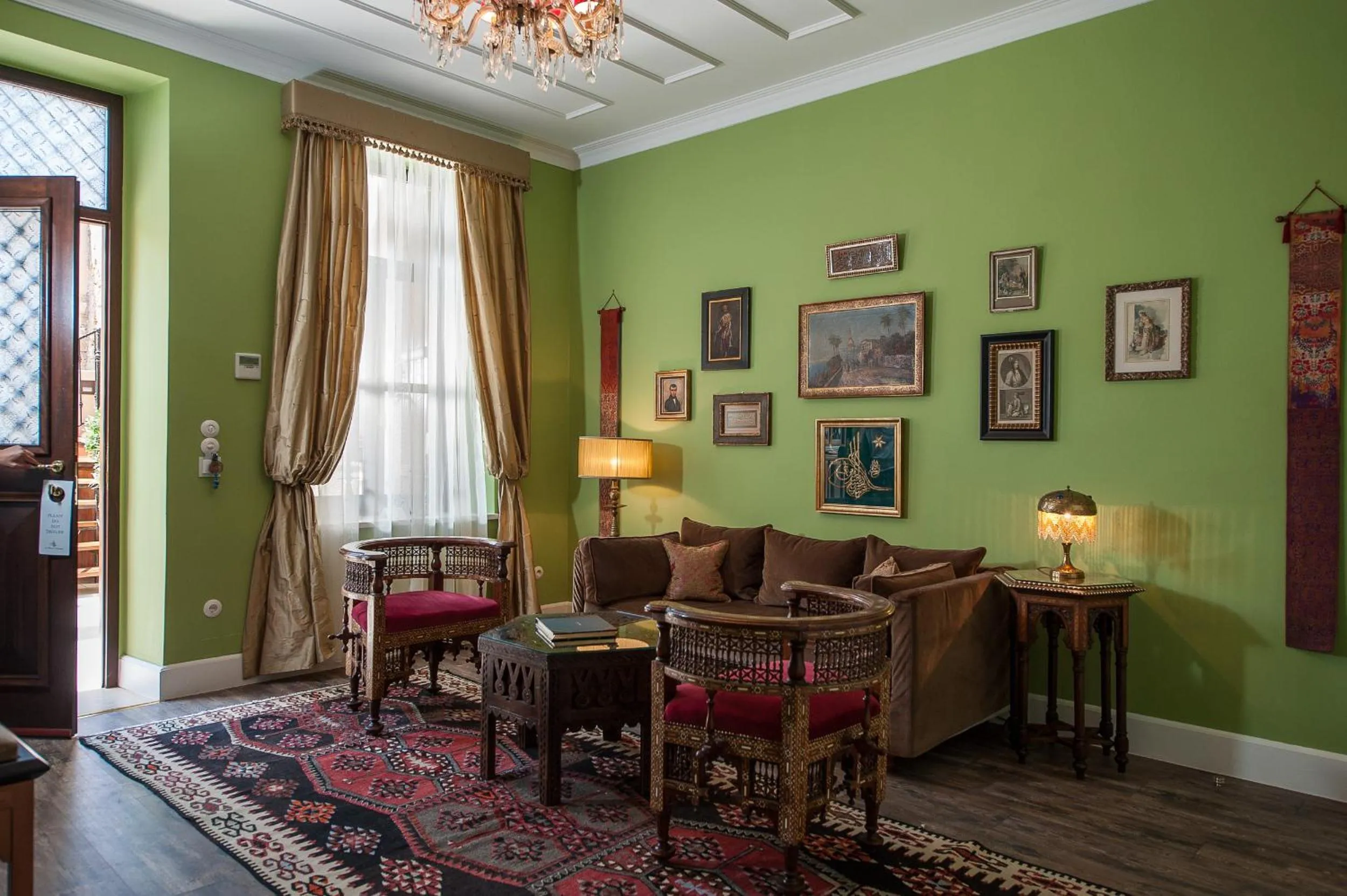 Photo of the whole room in La Maison Ottomane