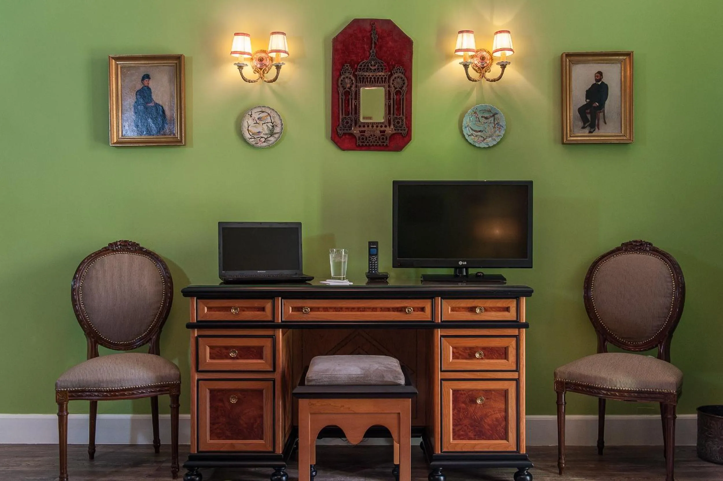 Decorative detail in La Maison Ottomane