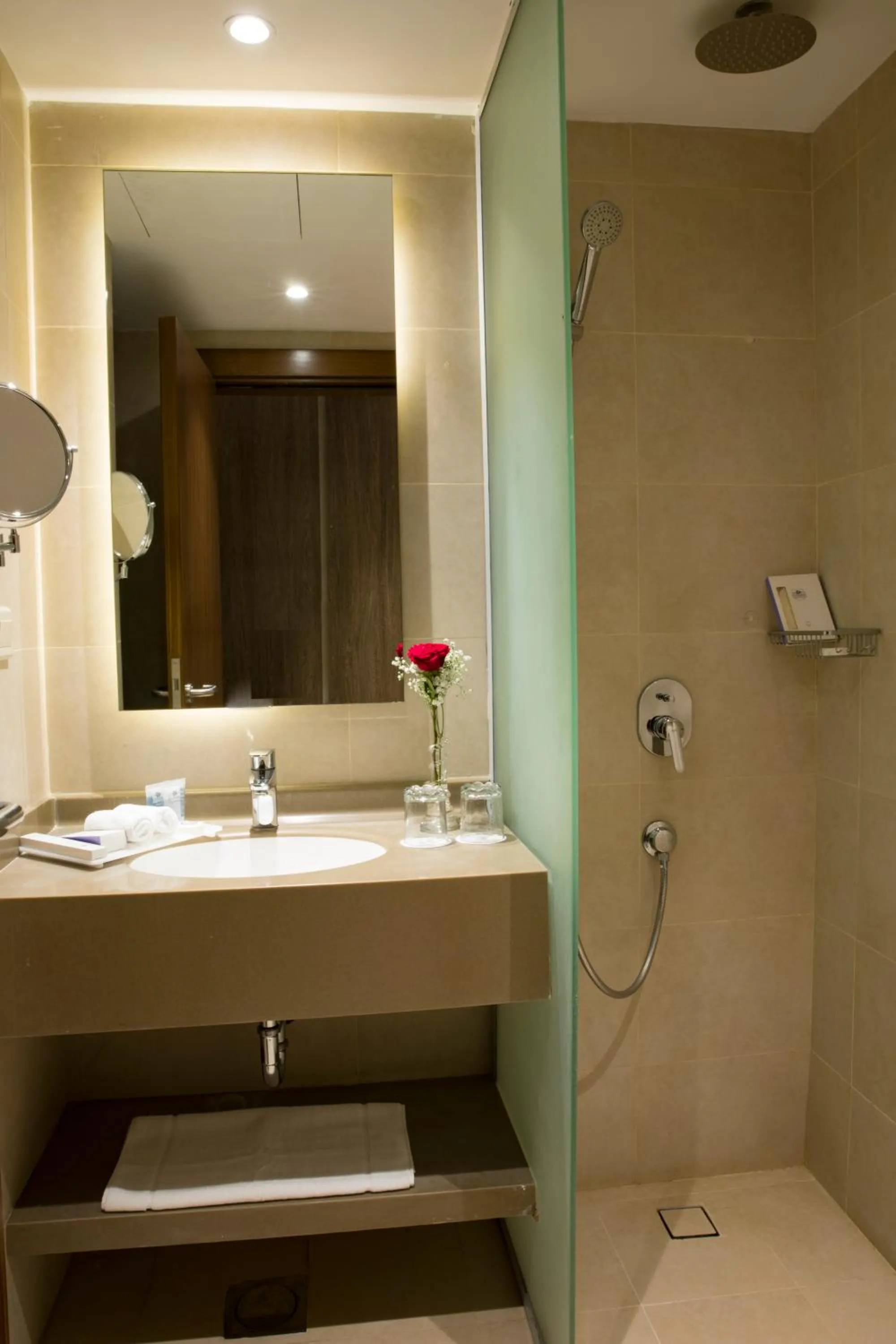 Shower in Hibatullah Hotel Makkah