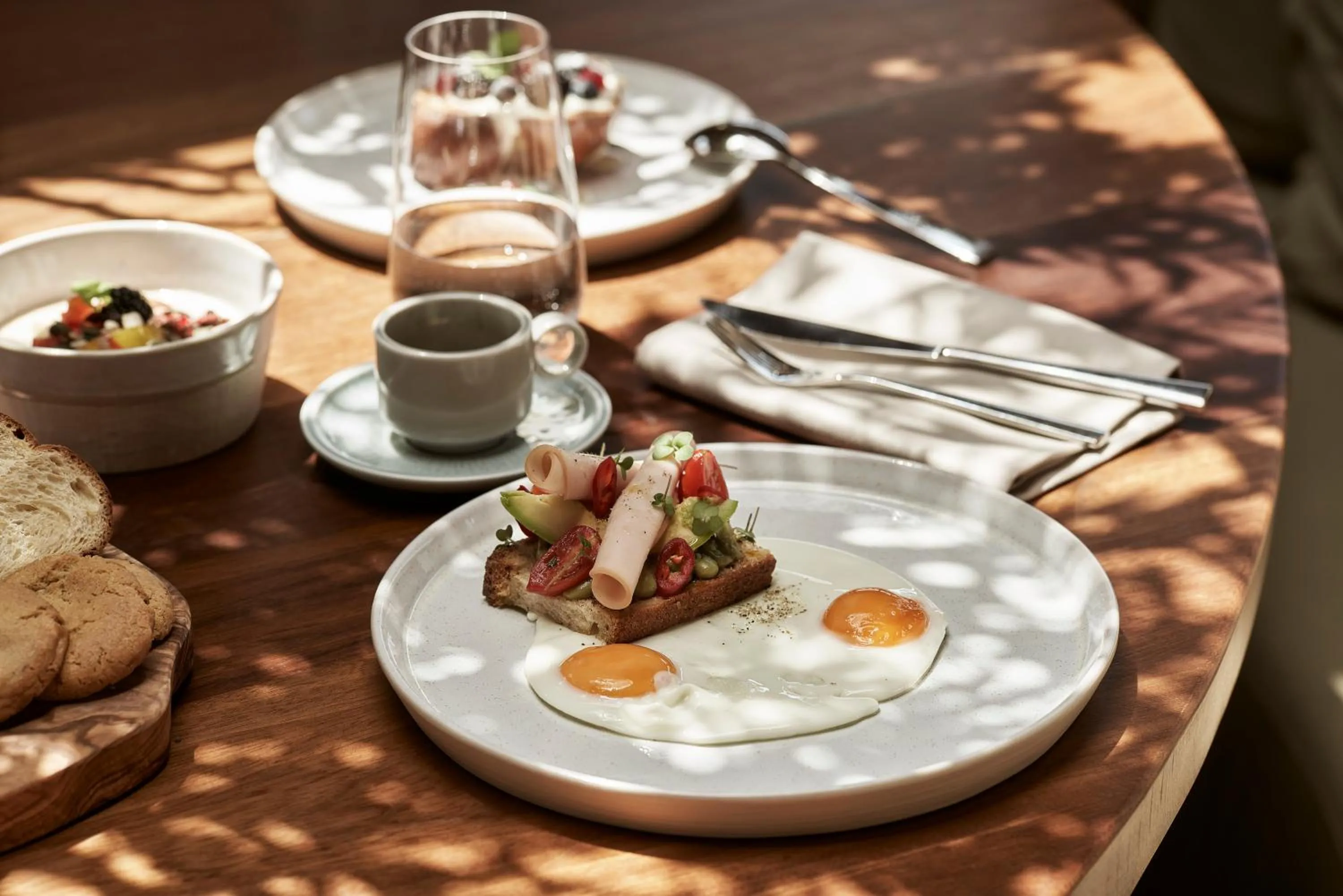 Restaurant/places to eat in The Olivar Suites