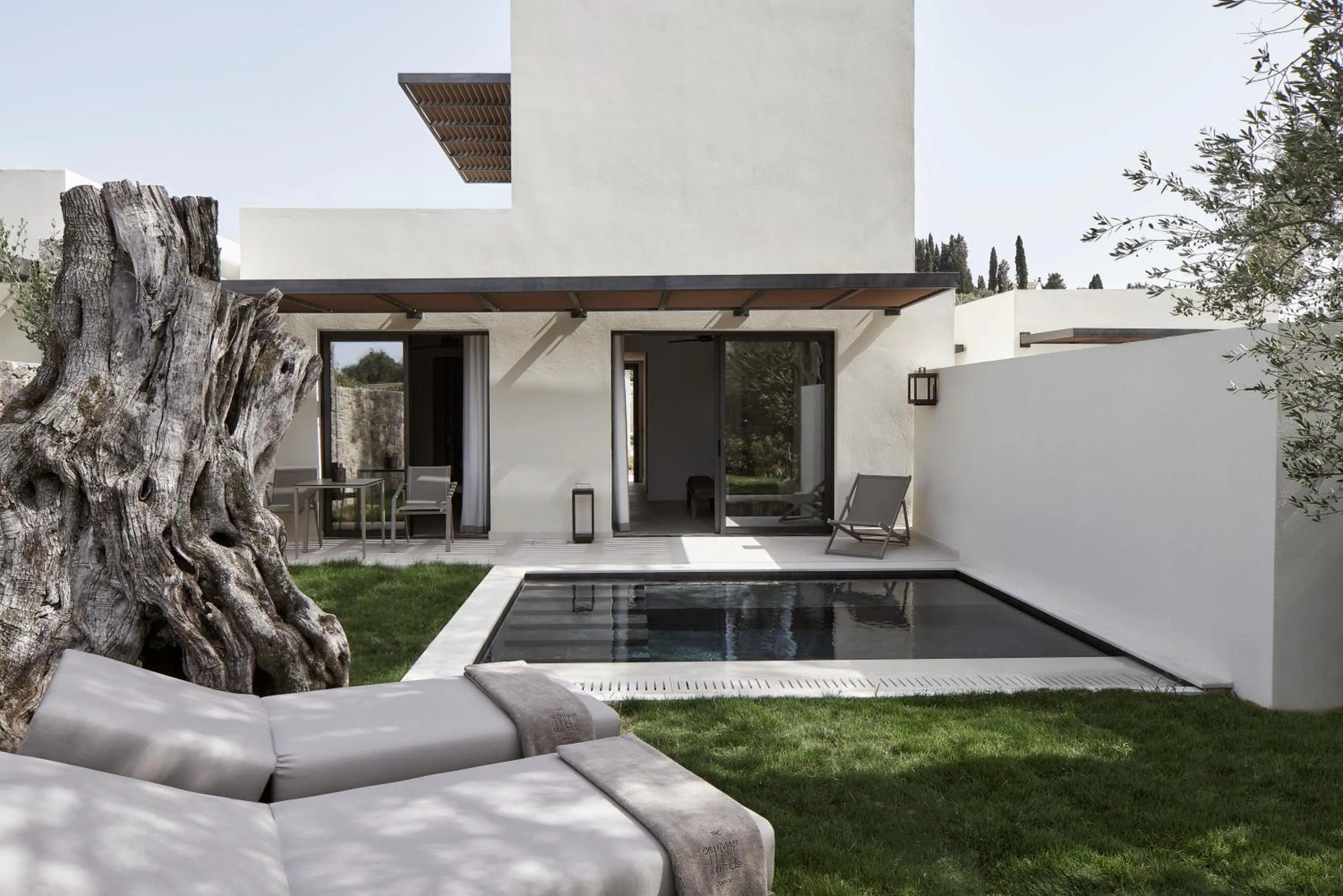 Patio in The Olivar Suites