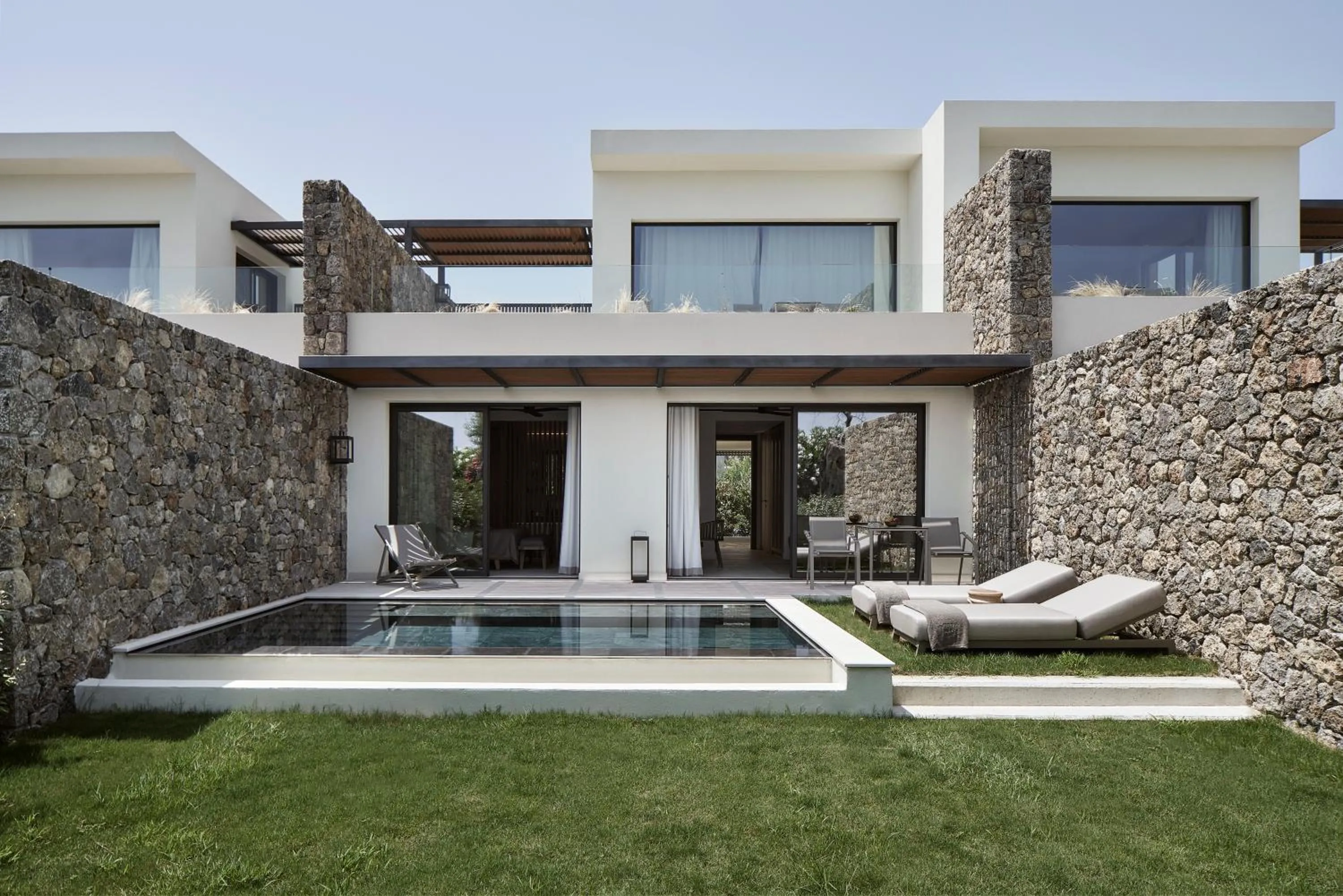 Swimming pool in The Olivar Suites