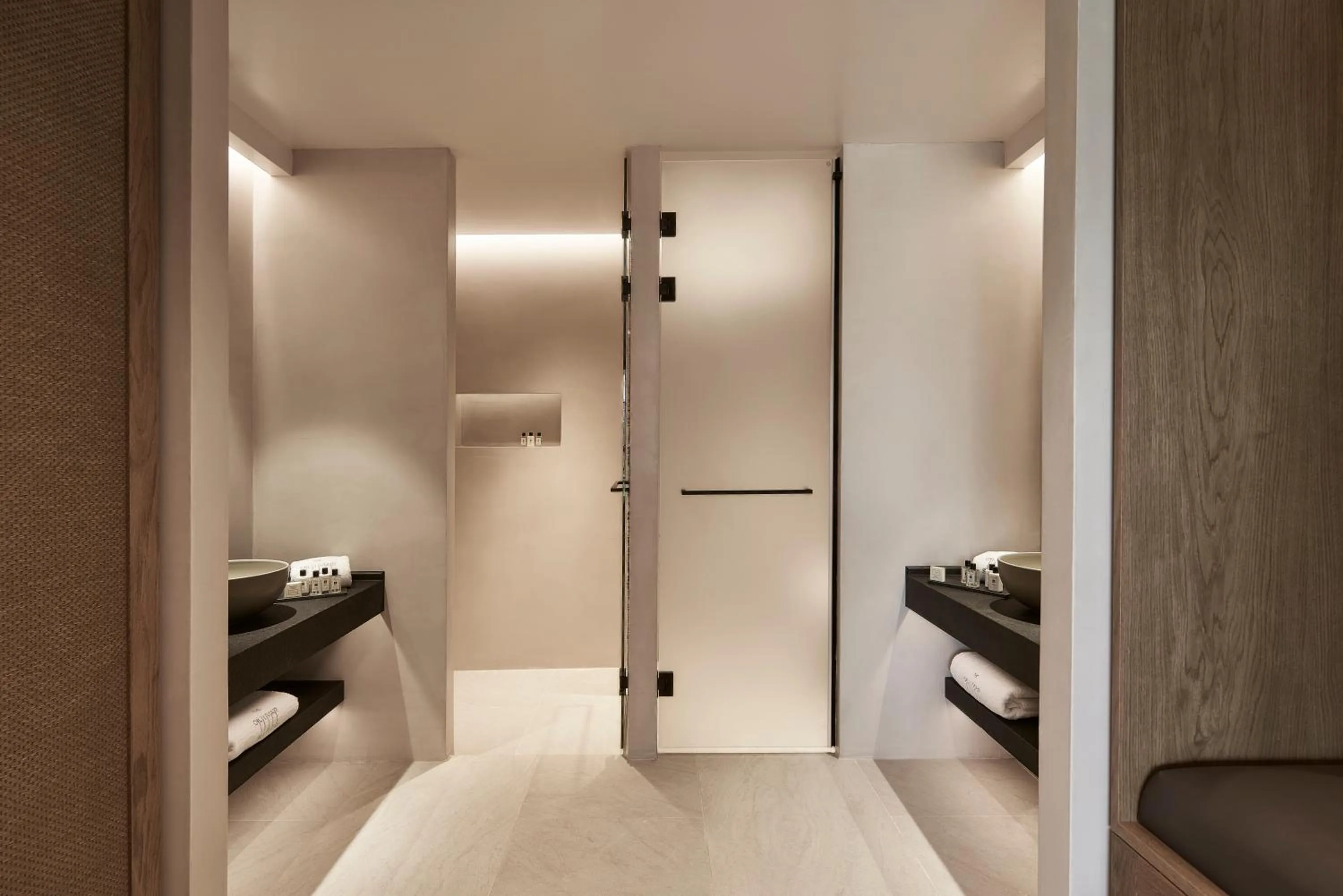 Bathroom in The Olivar Suites