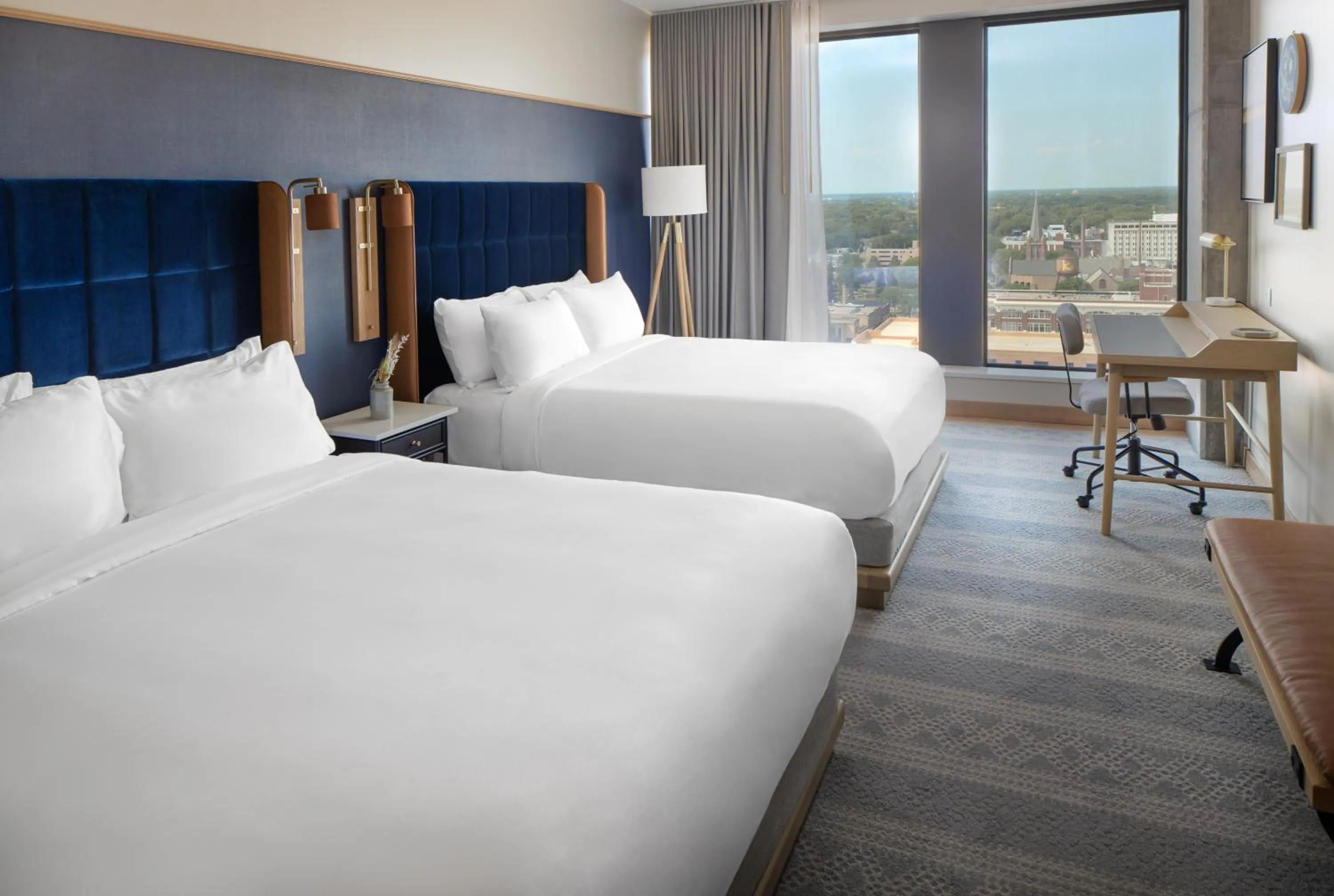 City view, Bed in Jasper Hotel