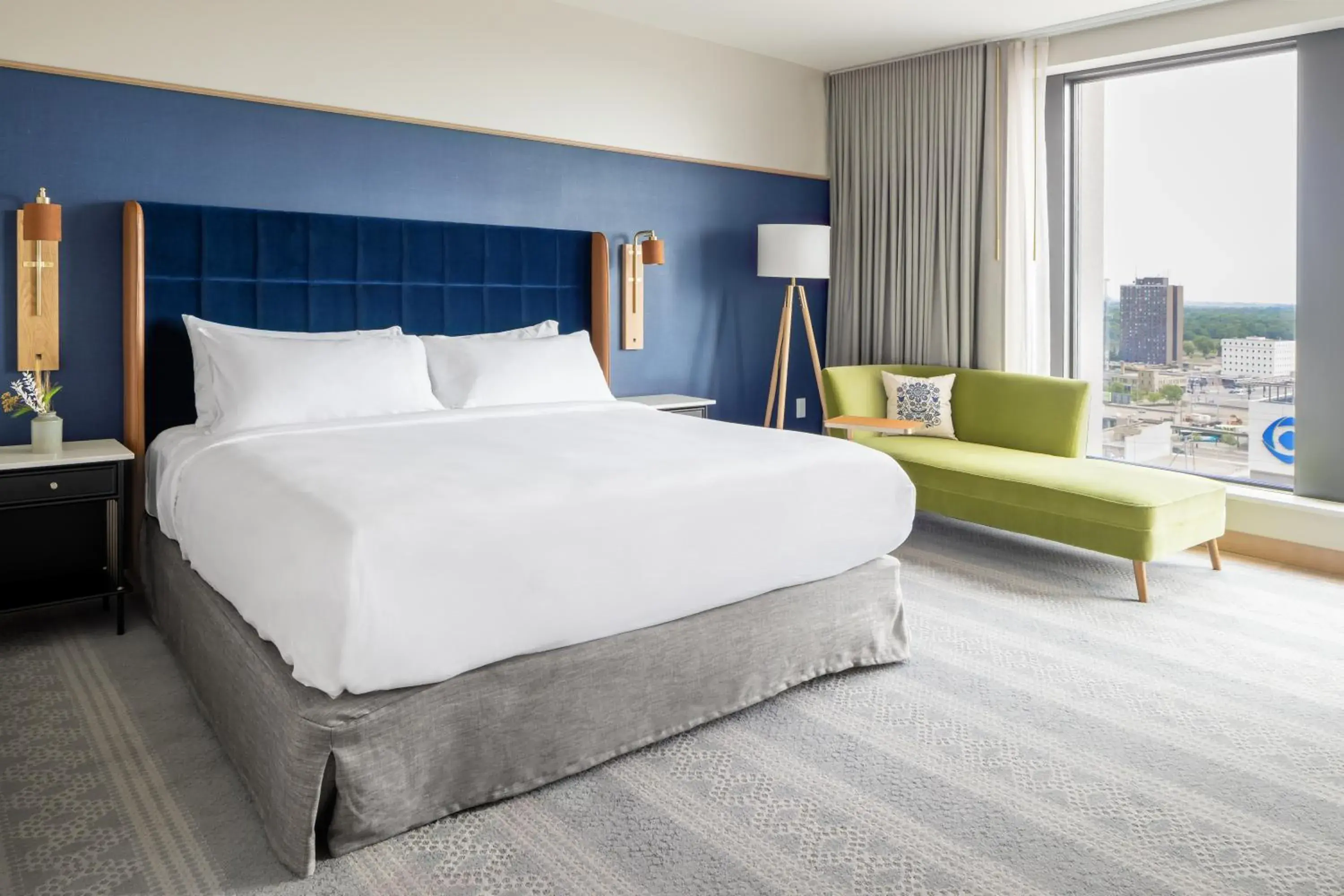 City view, Bed in Jasper Hotel City view, Bed in Jasper Hotel