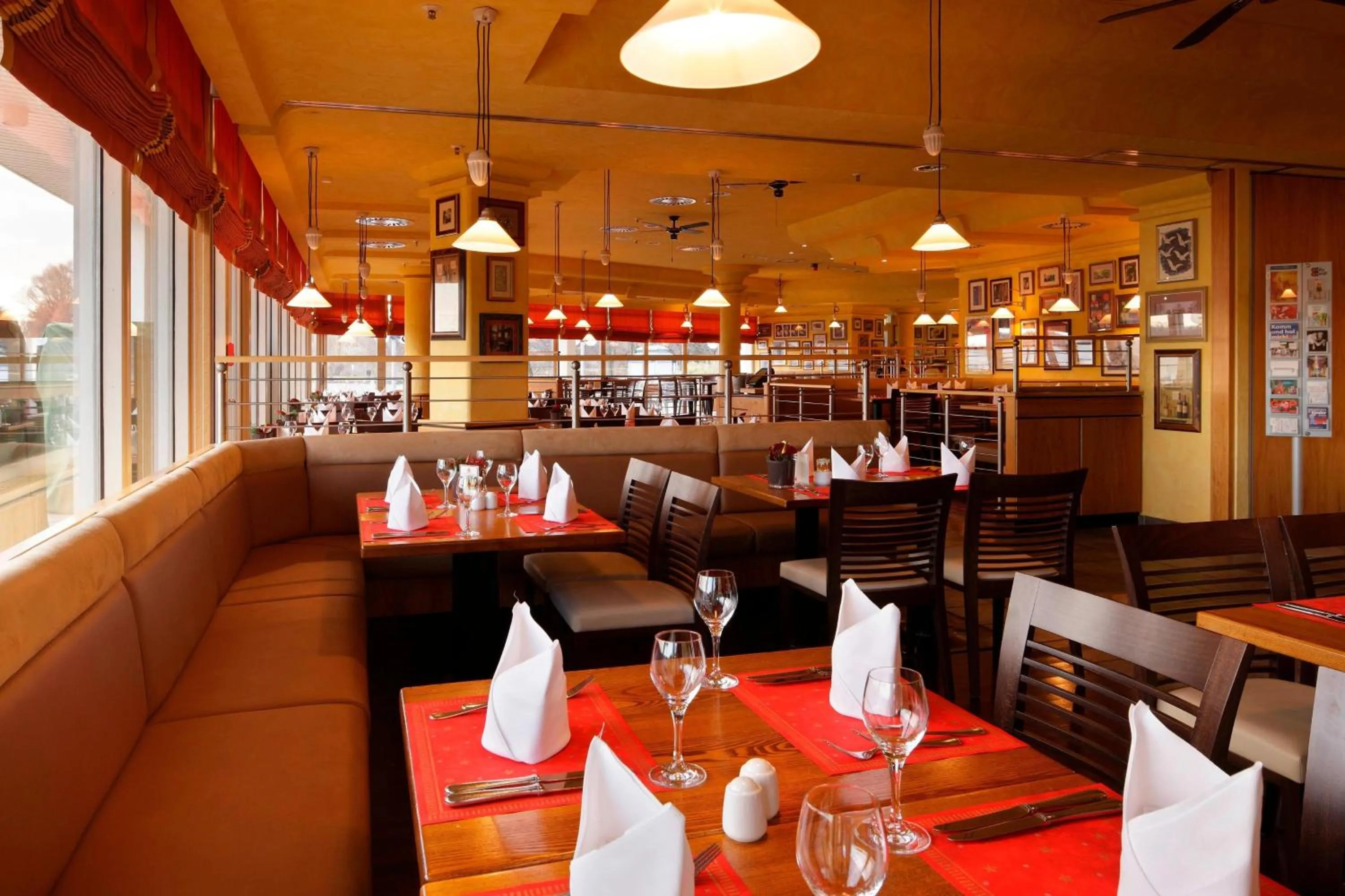 Lounge or bar in Courtyard by Marriott Hannover Maschsee