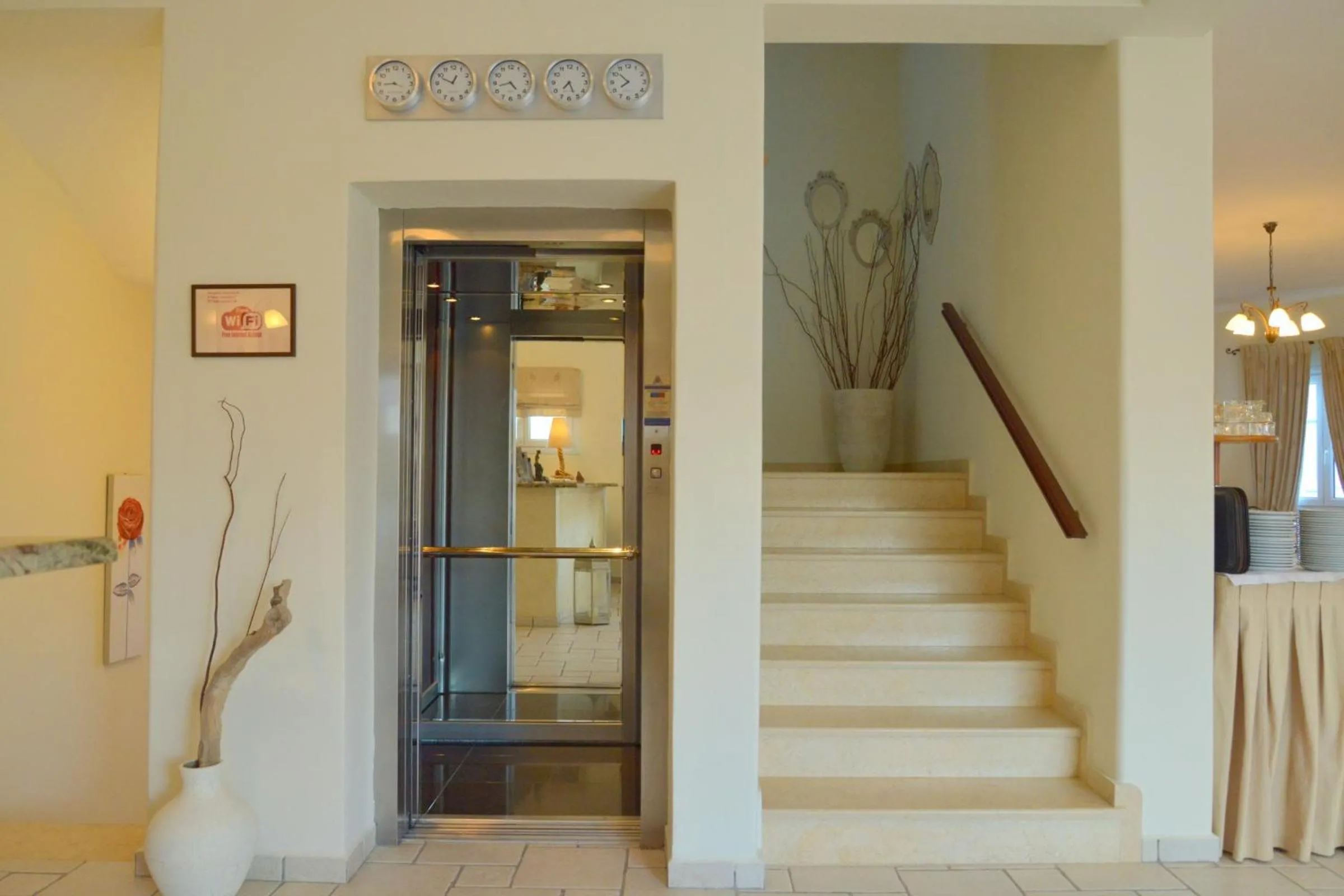 Ostria Hotel 