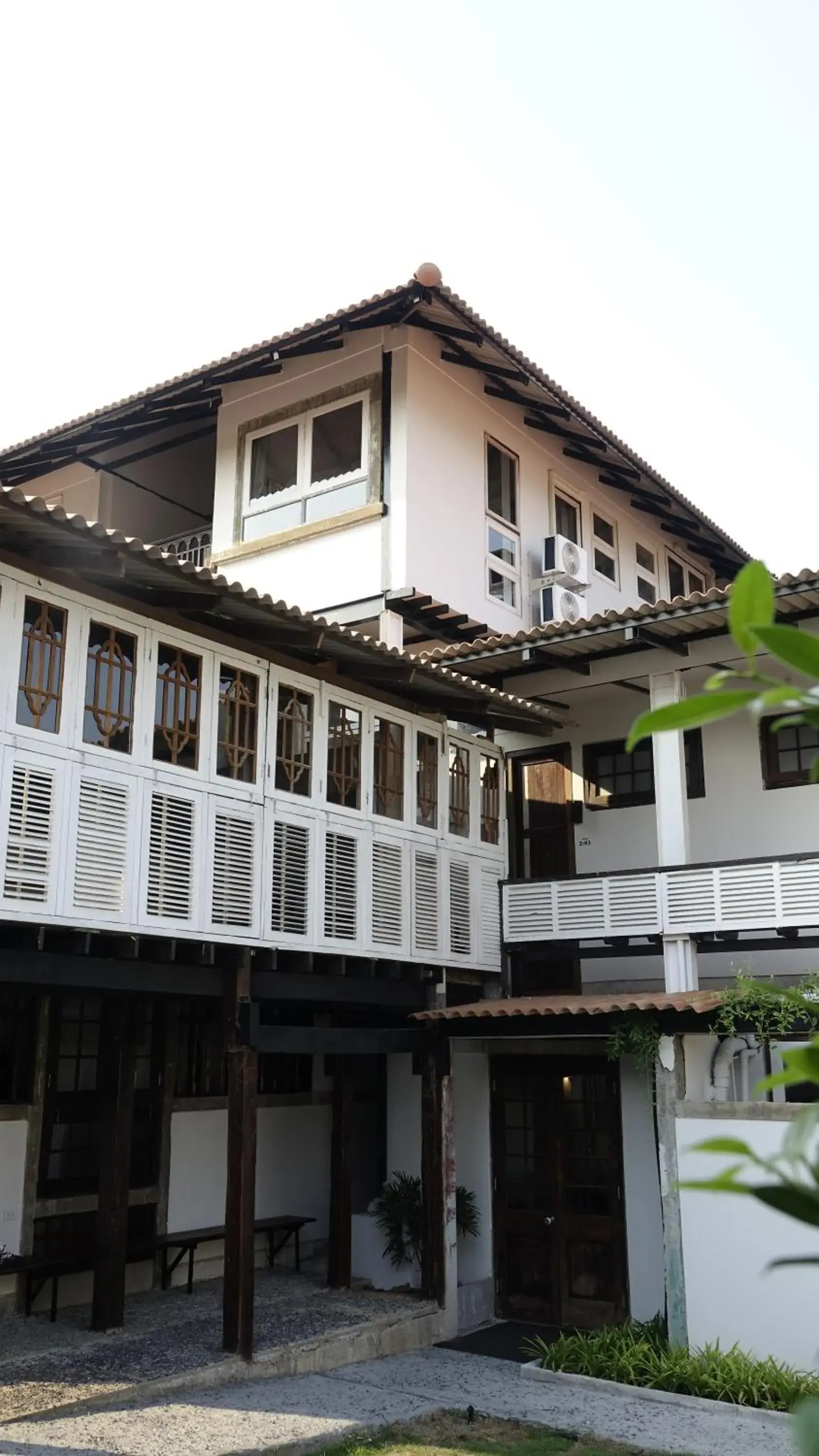 Property building in Velawarin Hotel Property building in Velawarin Hotel