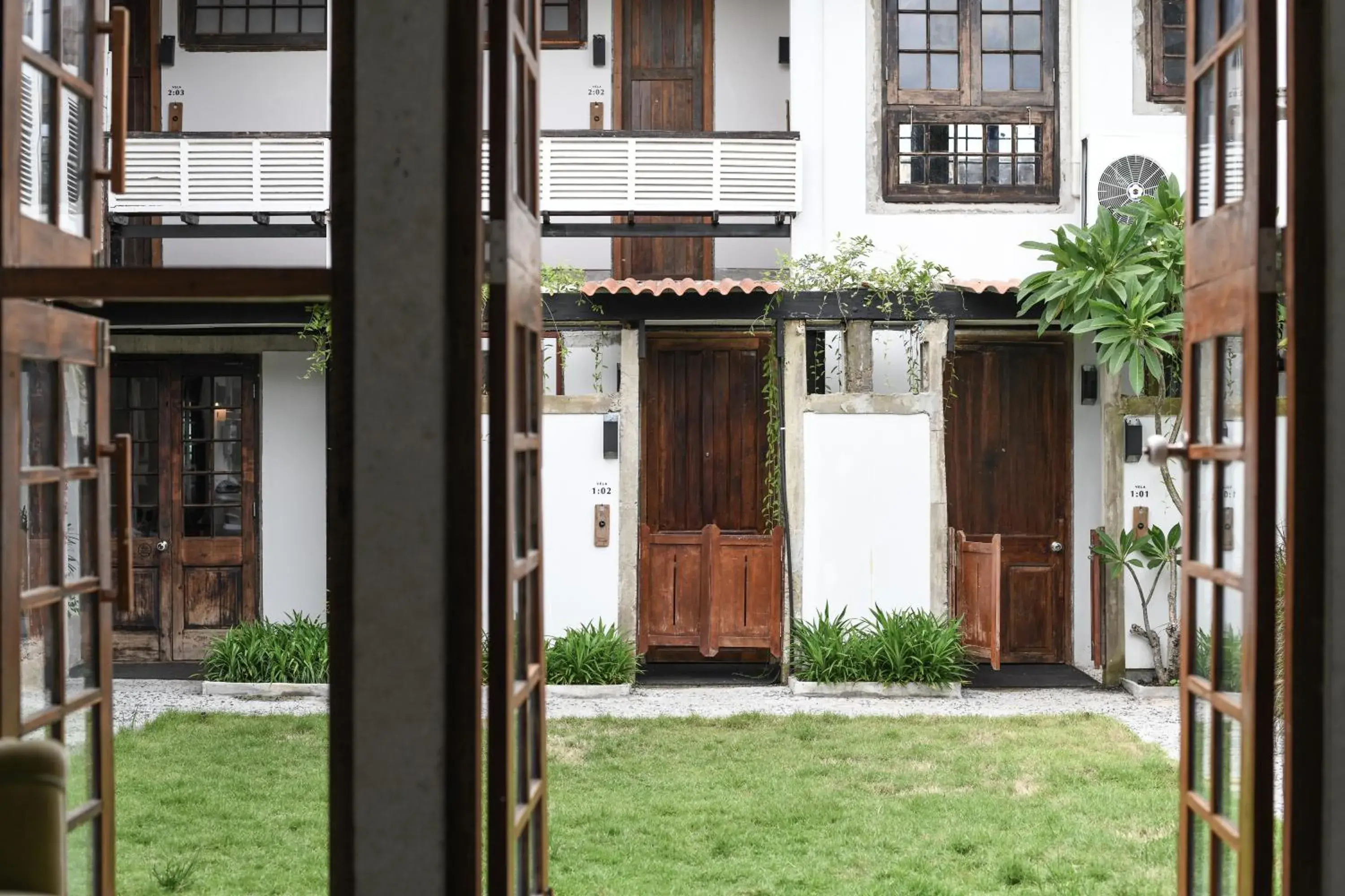 Property building in Velawarin Hotel Property building in Velawarin Hotel