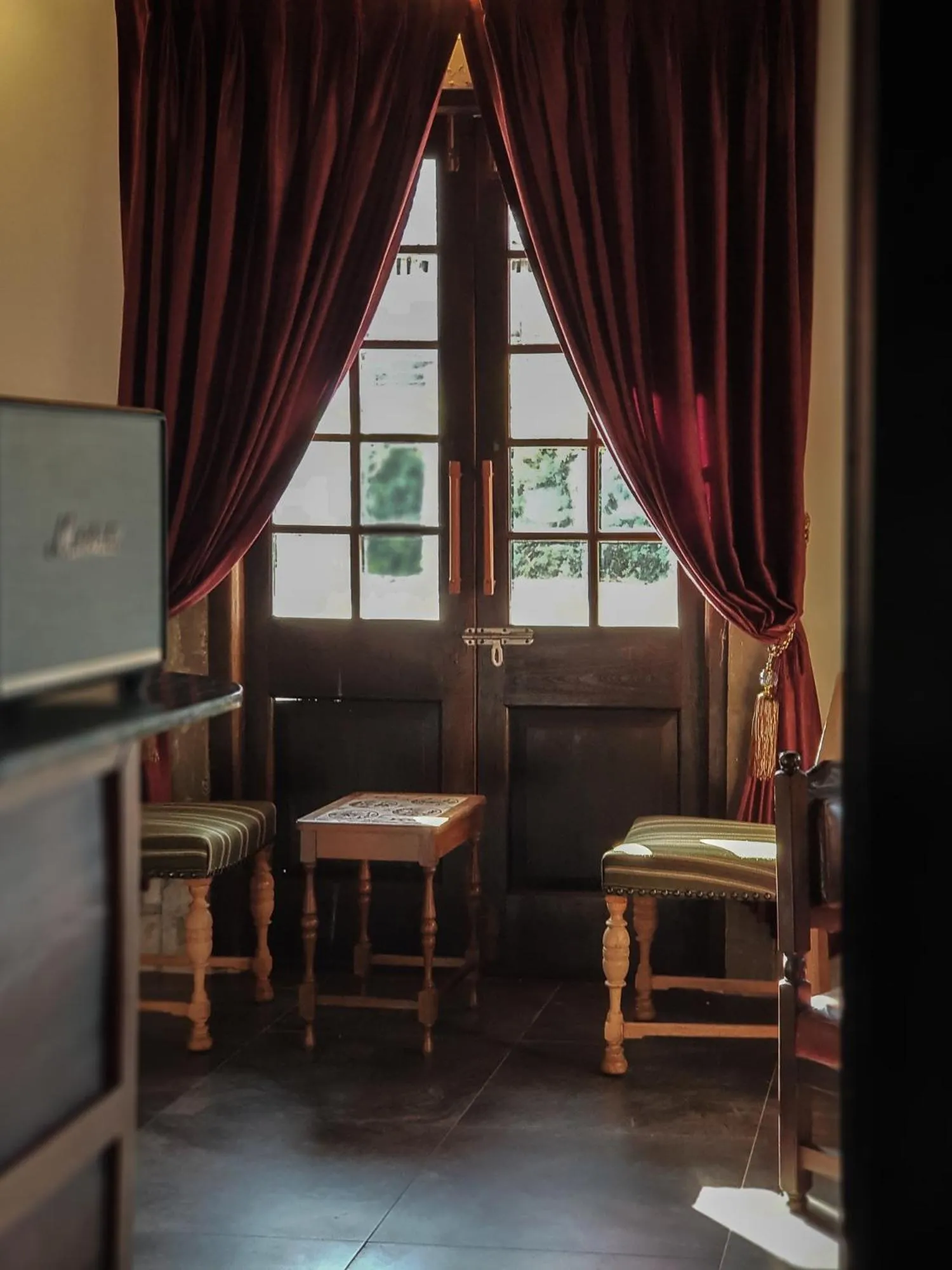 Lounge or bar in Velawarin Hotel