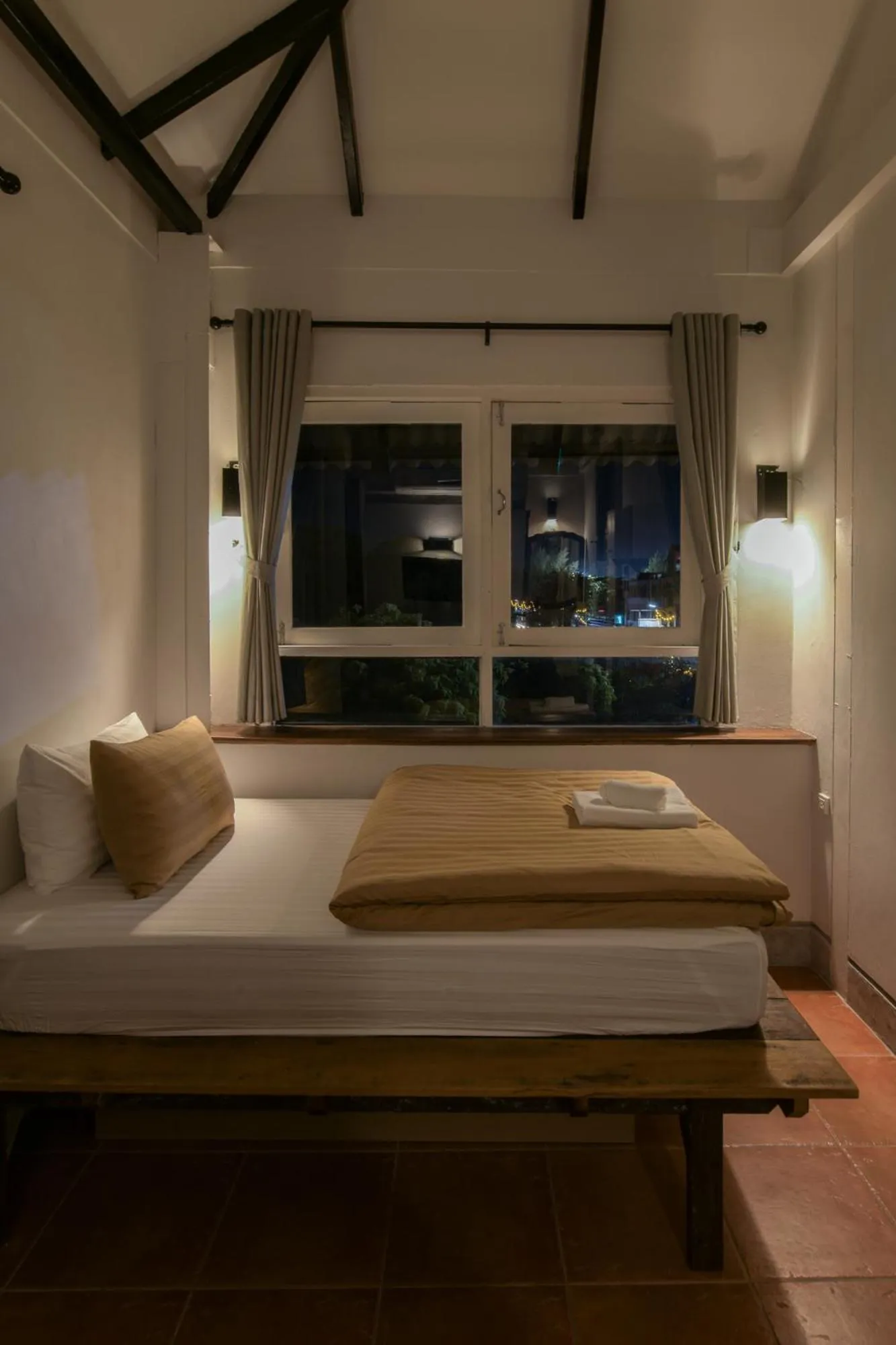 Decorative detail, Bed in Velawarin Hotel