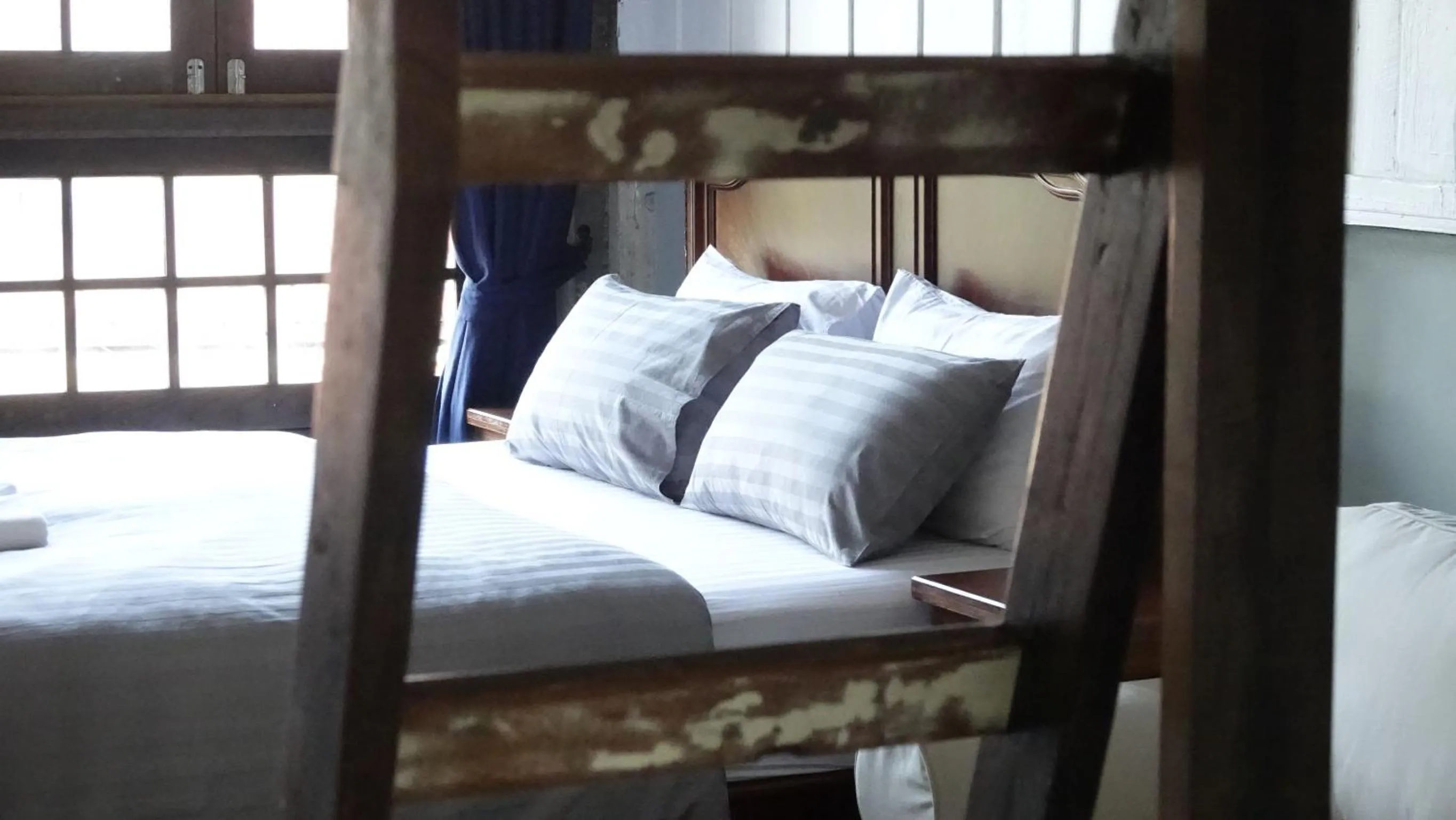 Bed in Velawarin Hotel