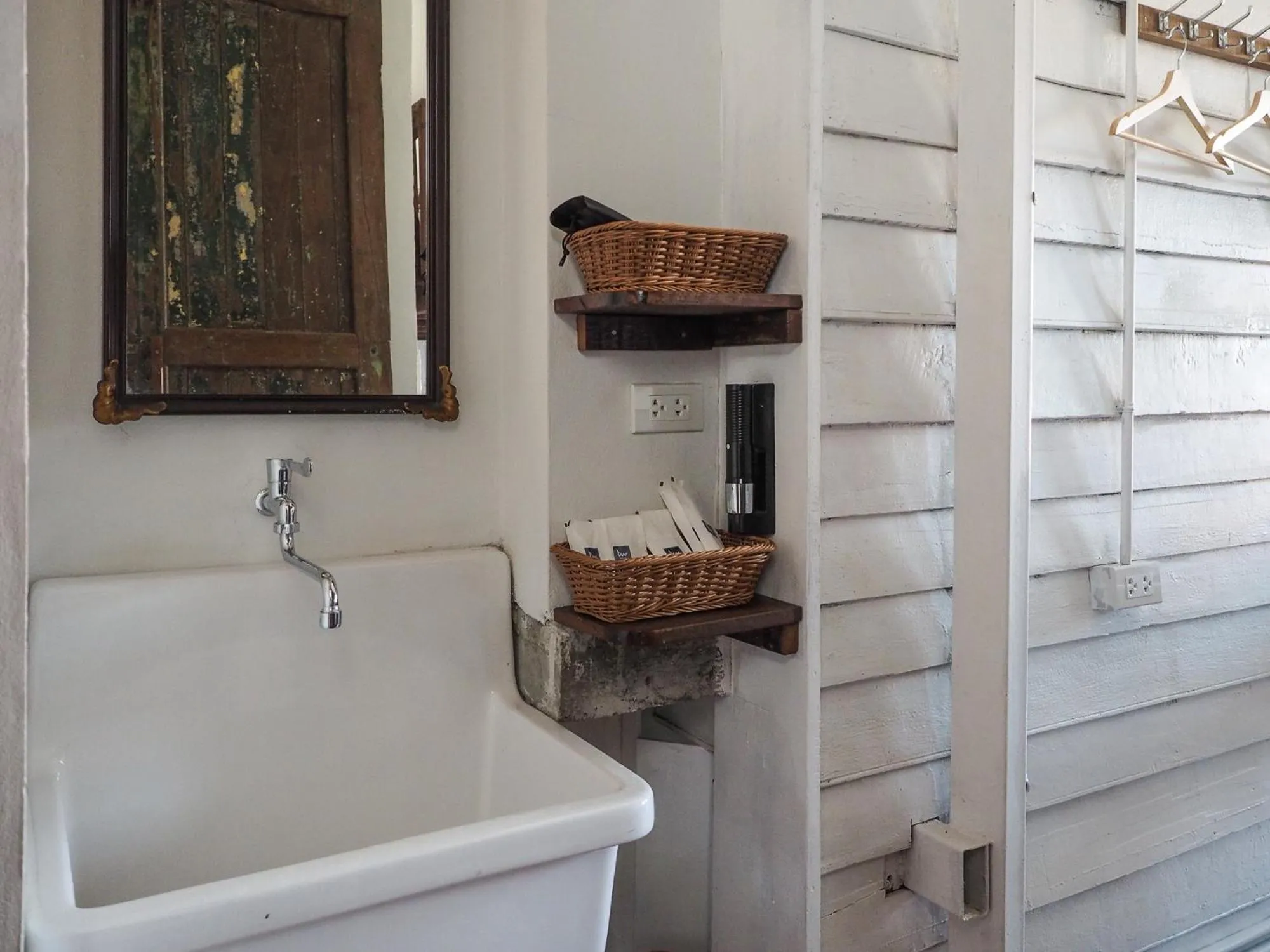 Decorative detail in Velawarin Hotel