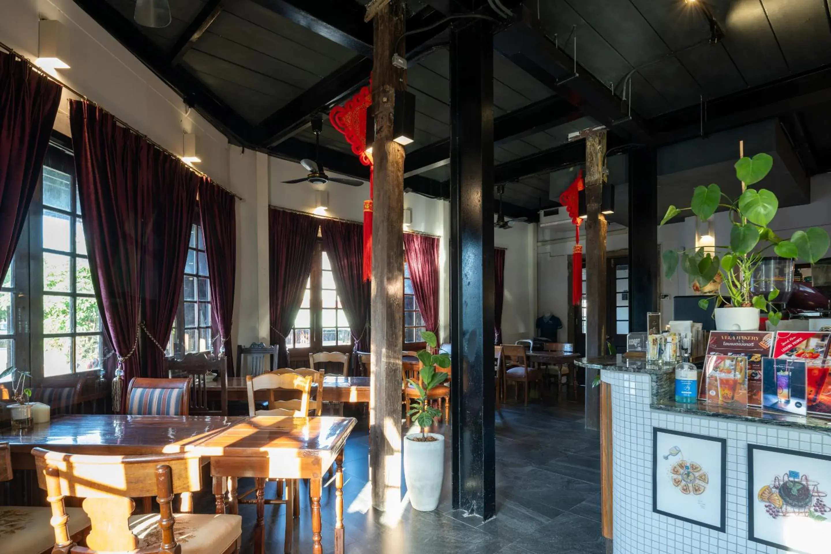 Restaurant/places to eat in Velawarin Hotel Restaurant/places to eat in Velawarin Hotel