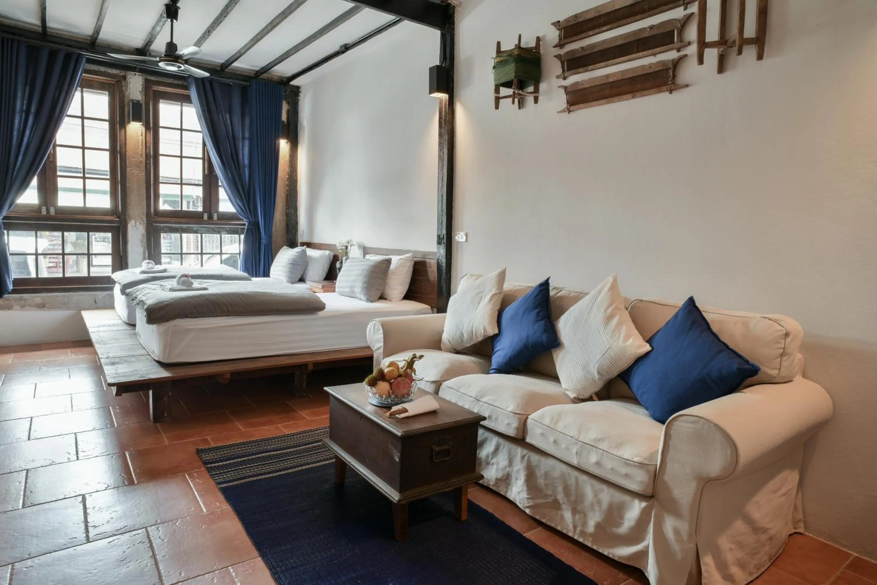 Photo of the whole room, Bed in Velawarin Hotel