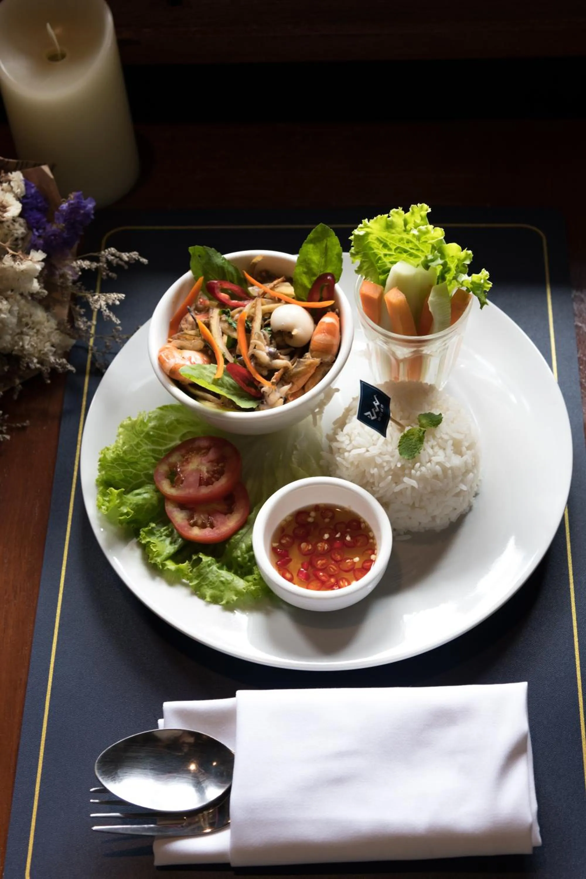 Food and drinks in Velawarin Hotel