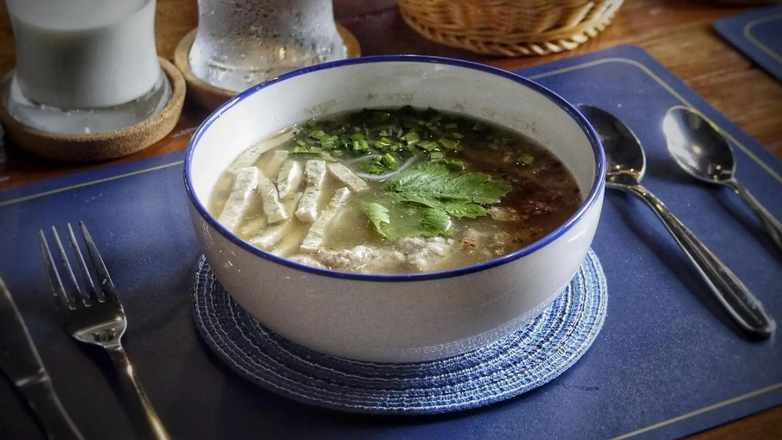 Food and drinks in Velawarin Hotel Food and drinks in Velawarin Hotel