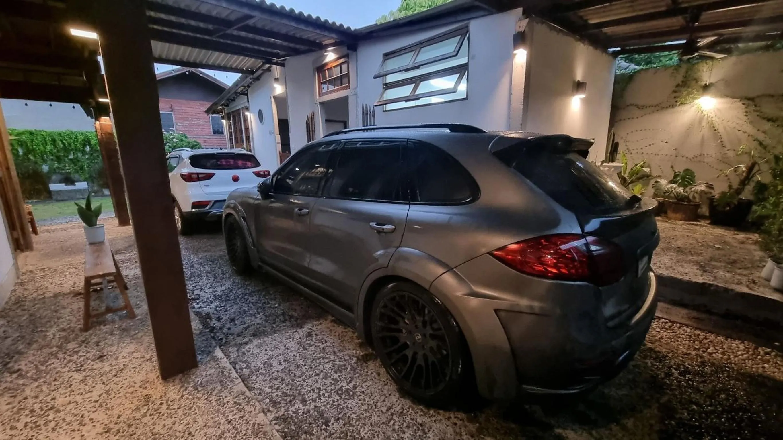 Parking in Velawarin Hotel